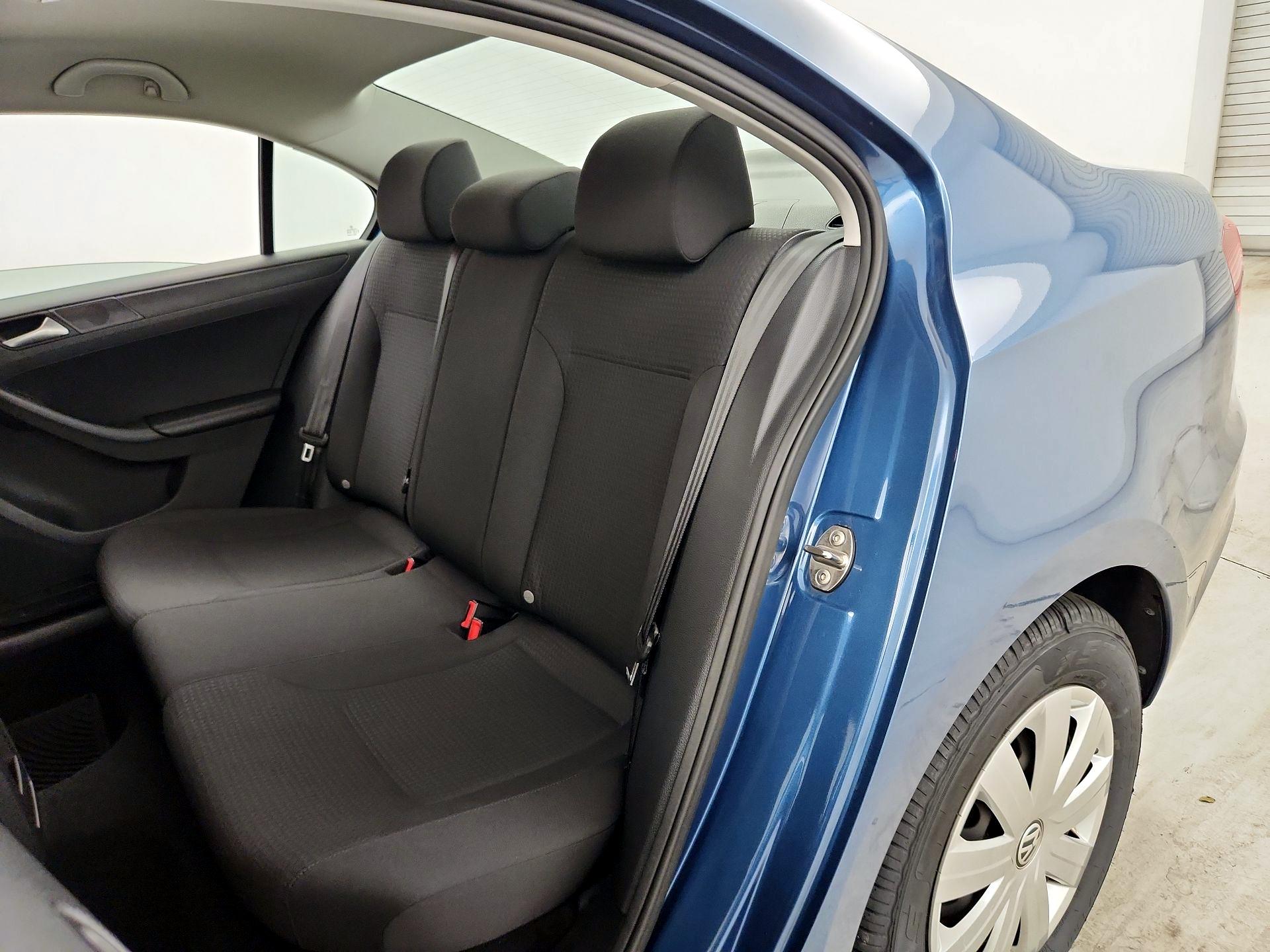 Thumbnail: 2016 Volkswagen Jetta - 19