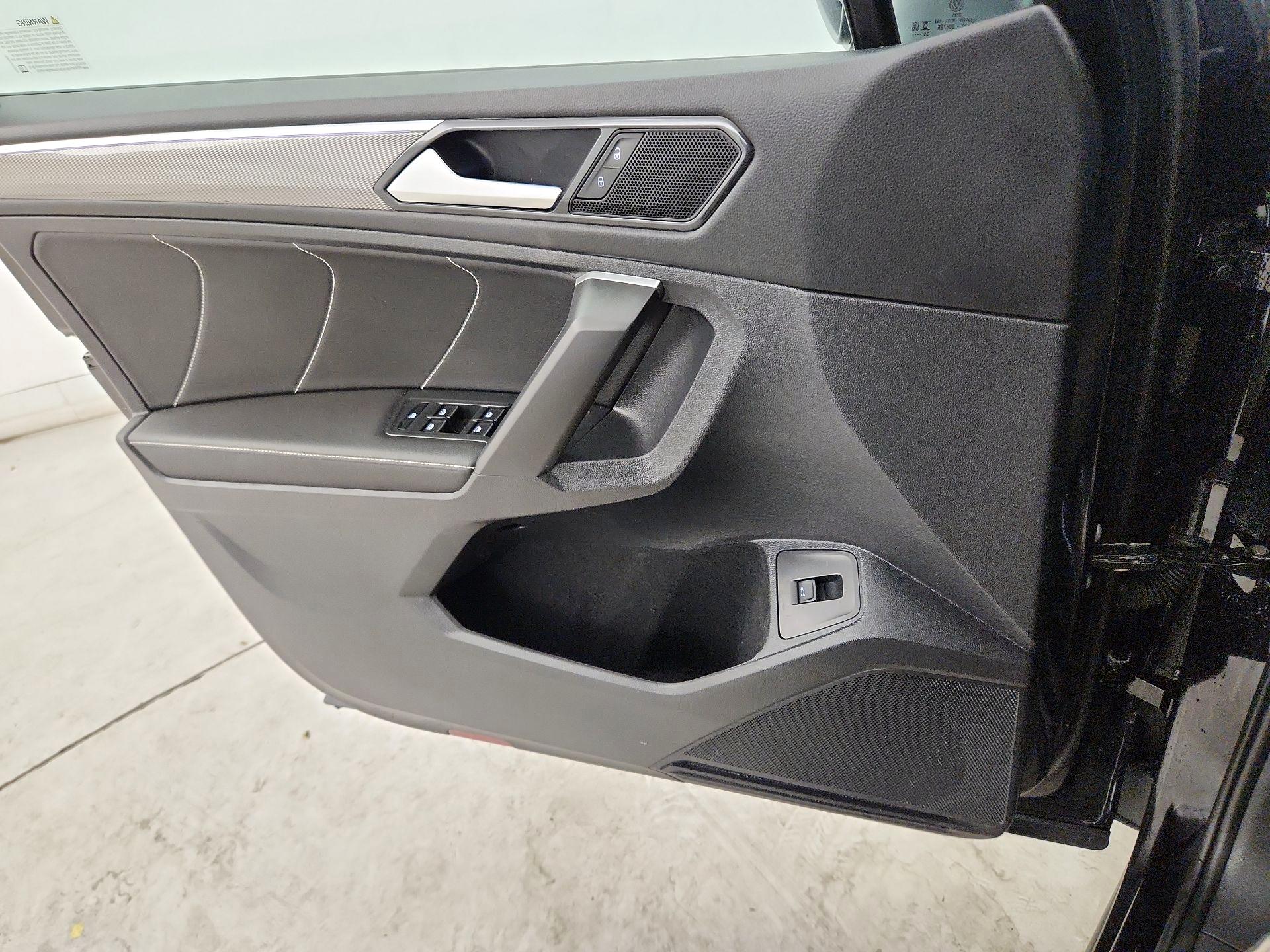 Thumbnail: 2024 Volkswagen Tiguan - 12