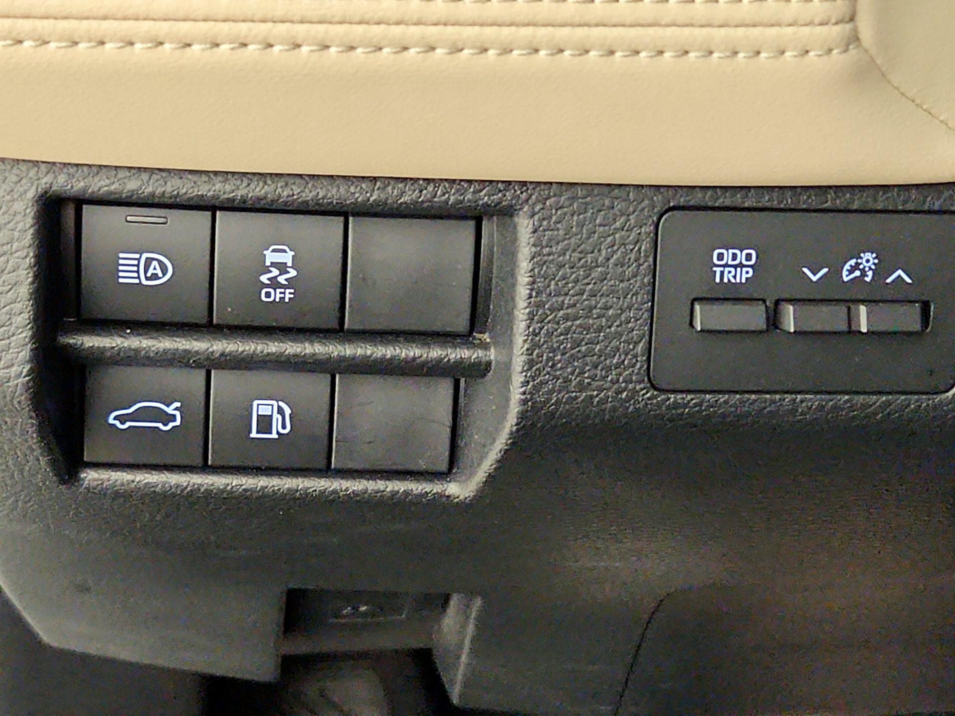 Thumbnail: 2019 Toyota Avalon - 13