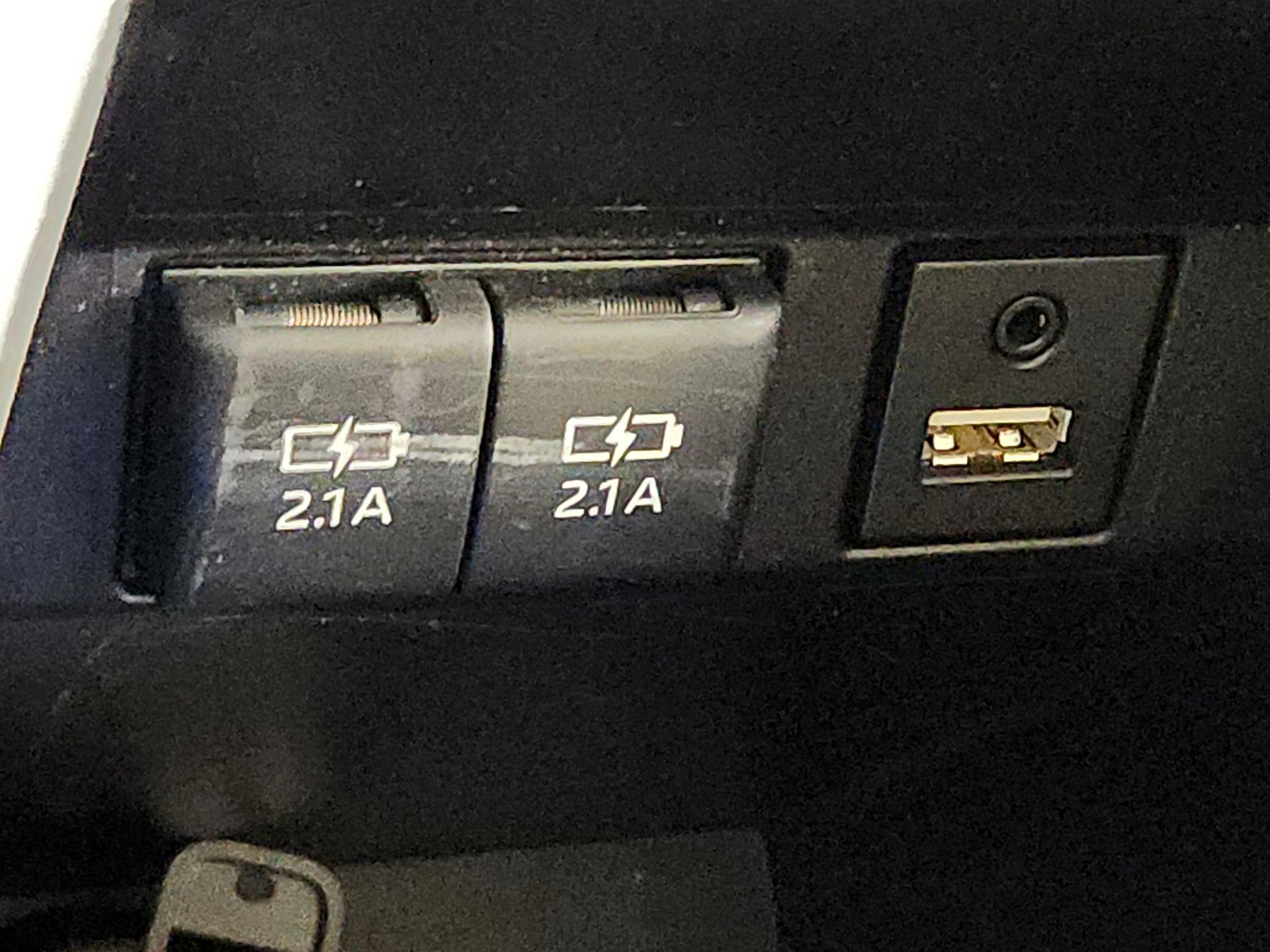 Thumbnail: 2019 Toyota Avalon - 19