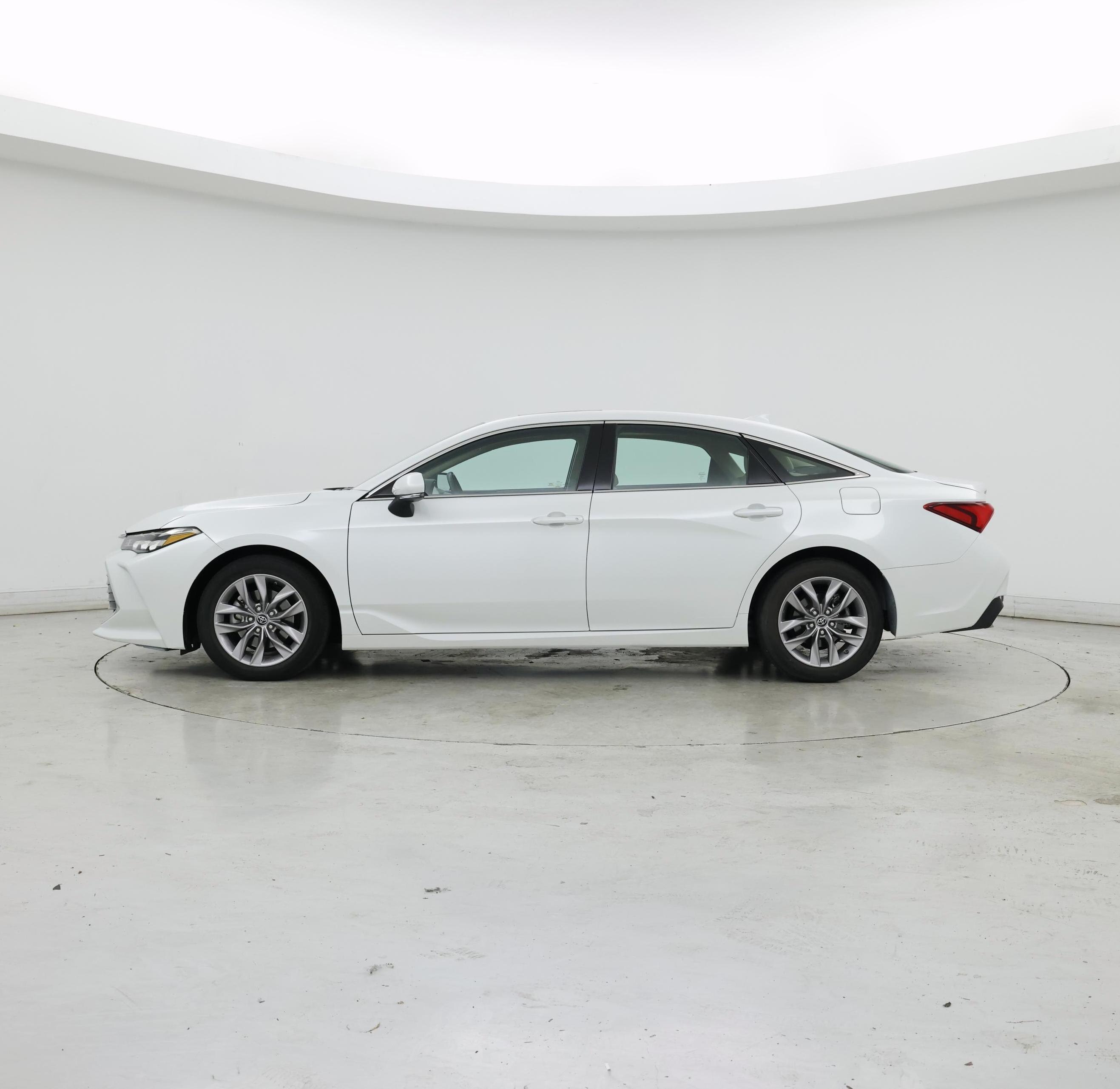 Thumbnail: 2019 Toyota Avalon - 3