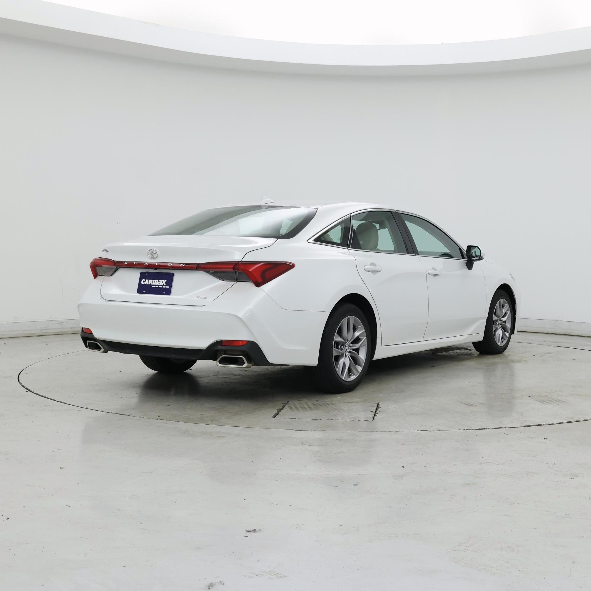 Thumbnail: 2019 Toyota Avalon - 8