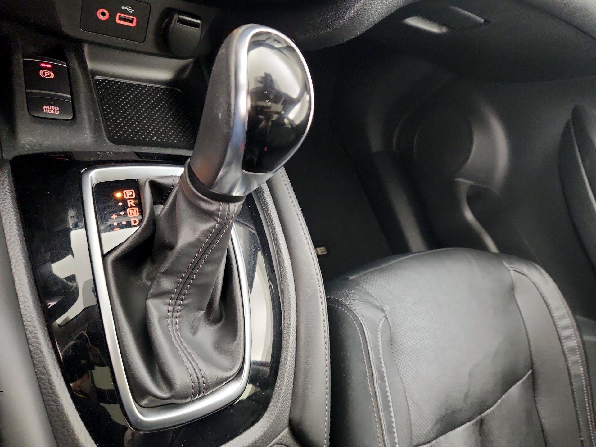 Thumbnail: 2019 Nissan Rogue - 18