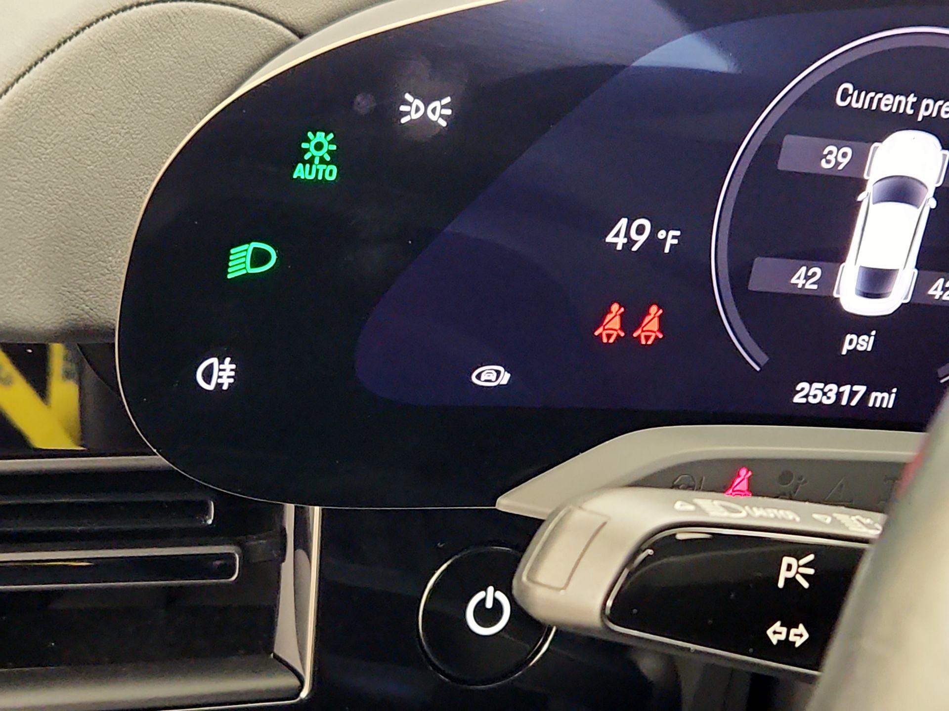 Thumbnail: 2021 Porsche Taycan - 13