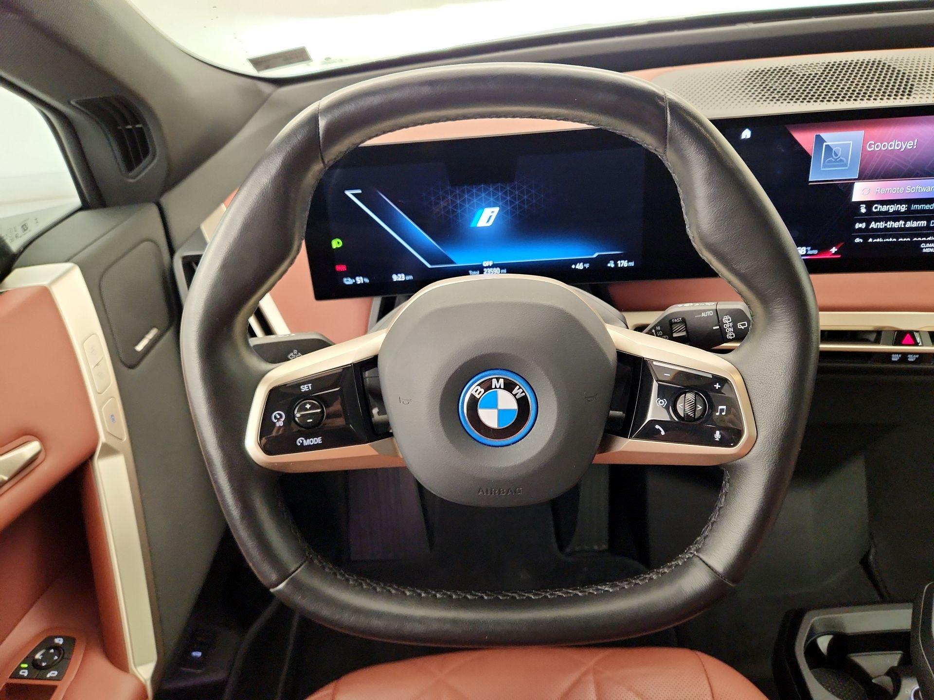 Thumbnail: 2022 BMW iX - 10