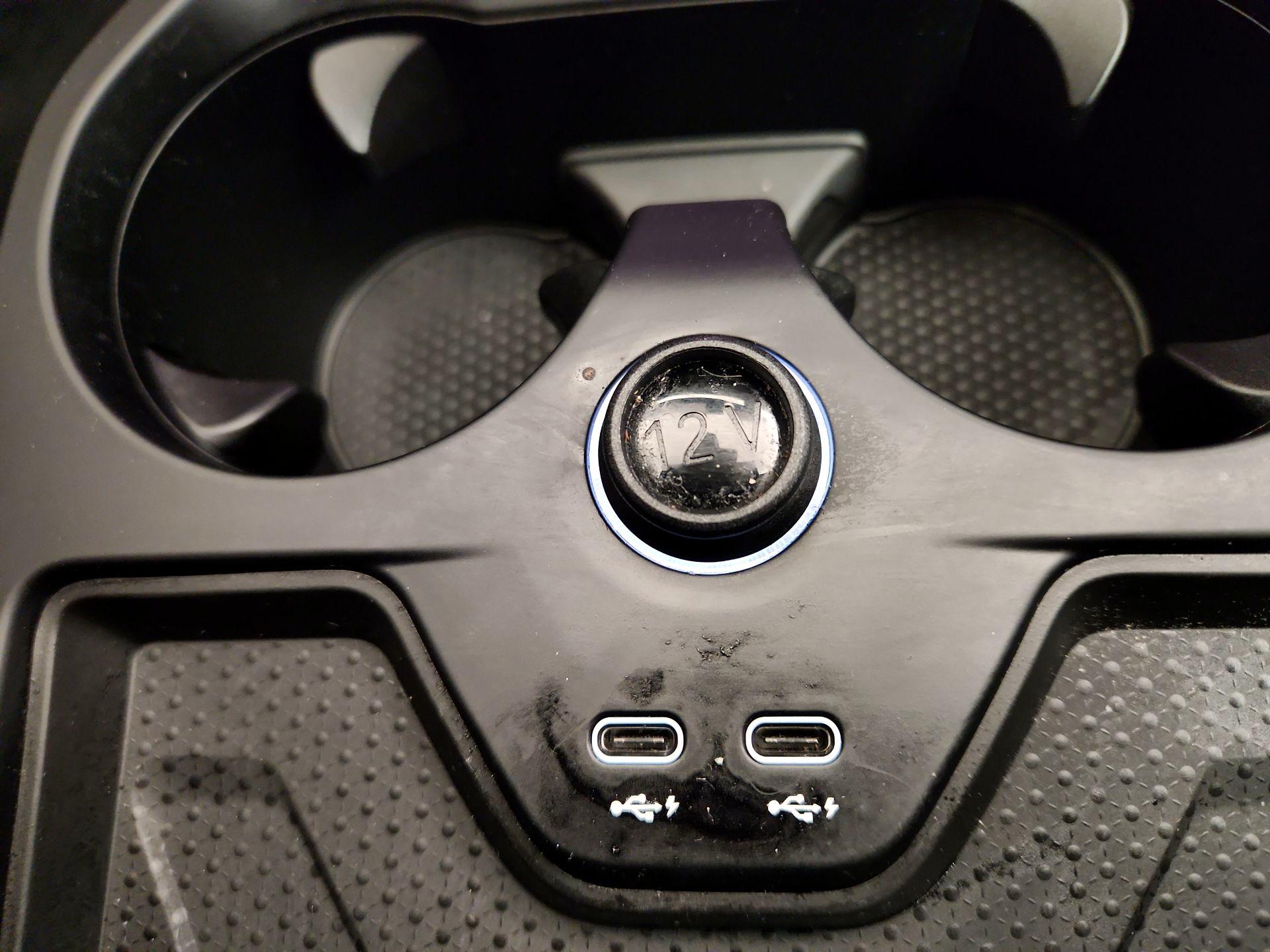 Thumbnail: 2022 BMW iX - 19