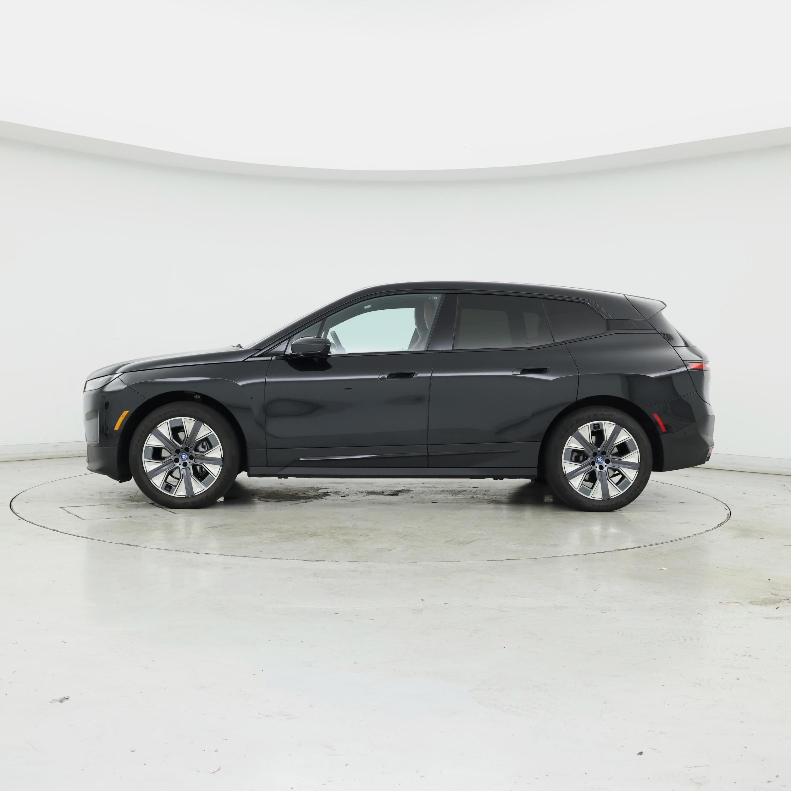 Thumbnail: 2022 BMW iX - 3