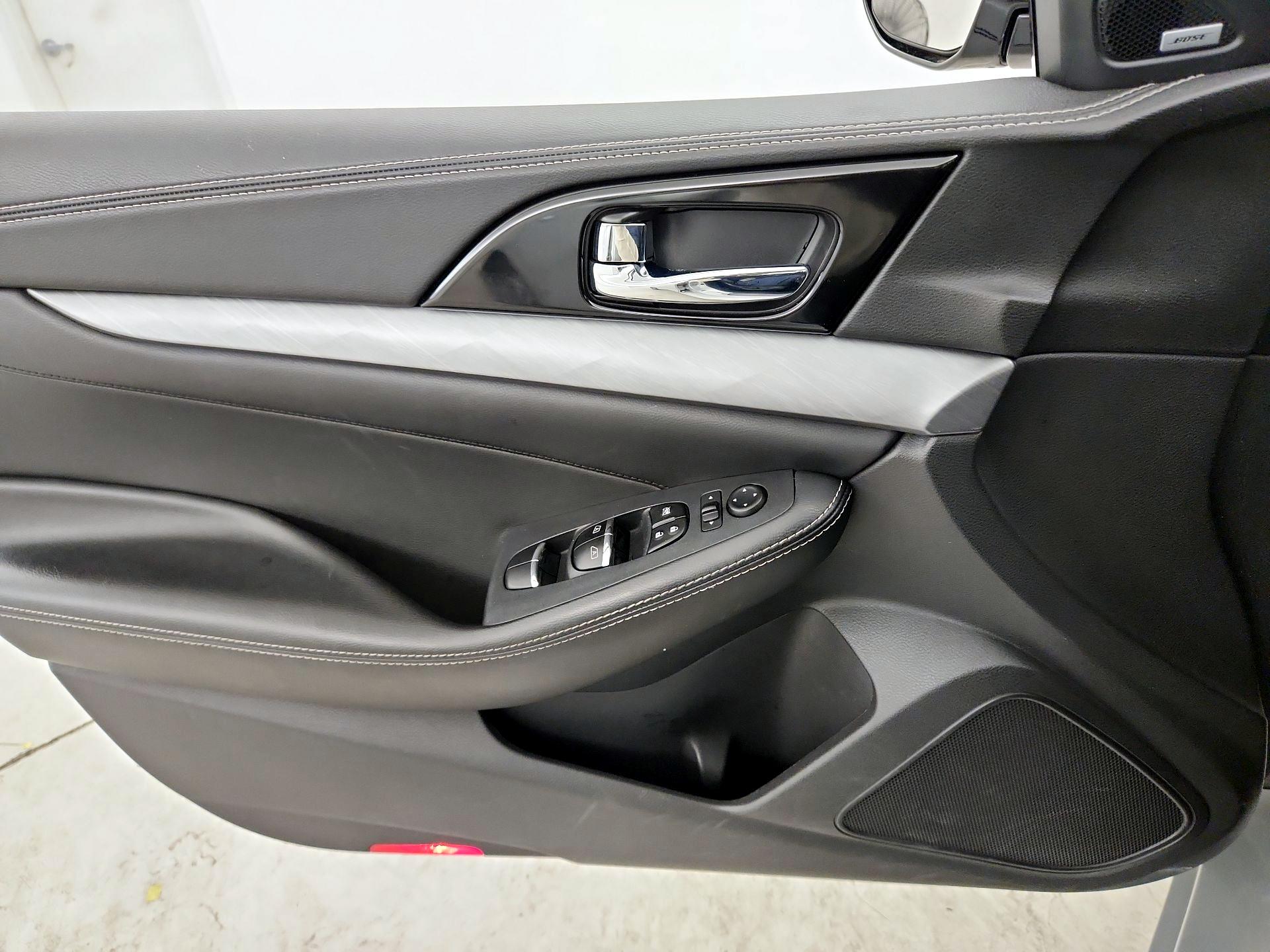 Thumbnail: 2017 Nissan Maxima - 12