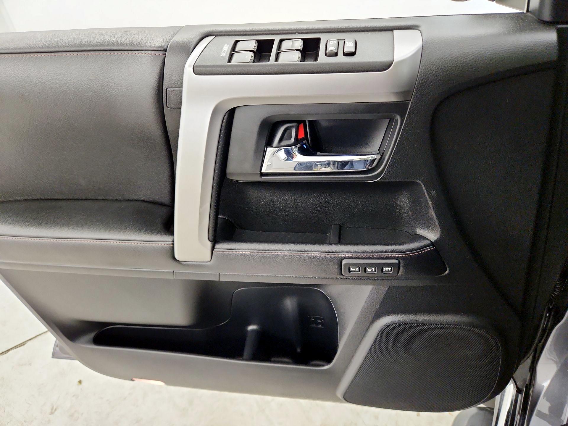 Thumbnail: 2019 Toyota 4Runner - 12