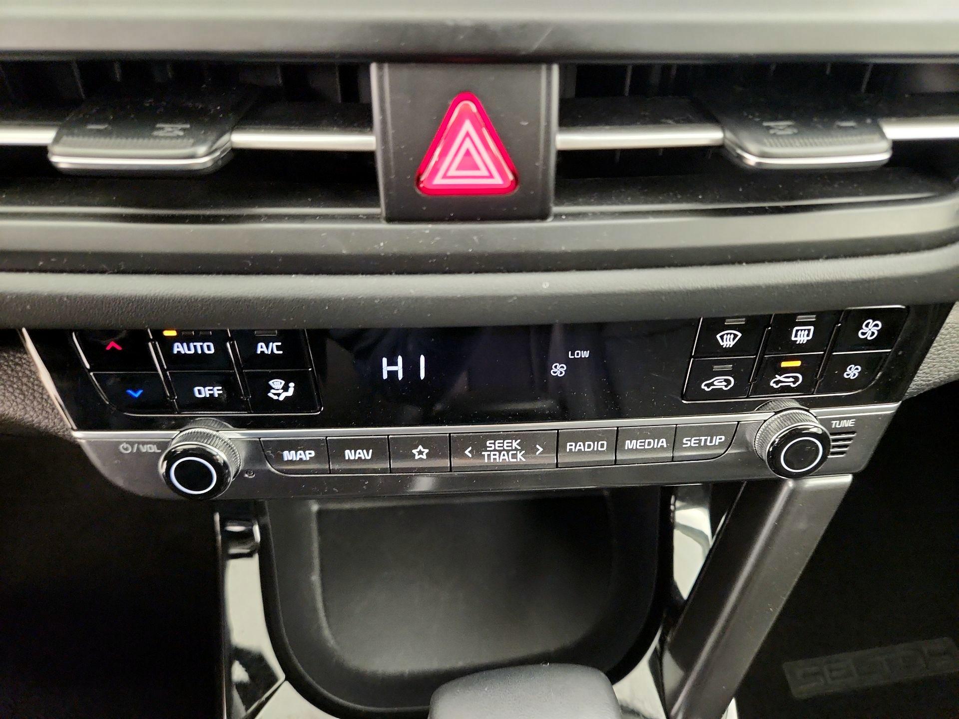 Thumbnail: 2024 Kia Seltos - 17