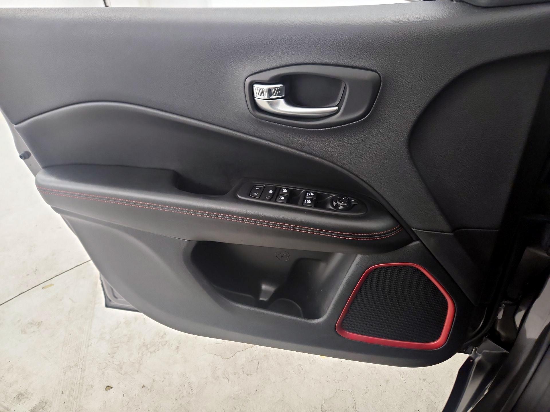 Thumbnail: 2019 Jeep Compass - 12