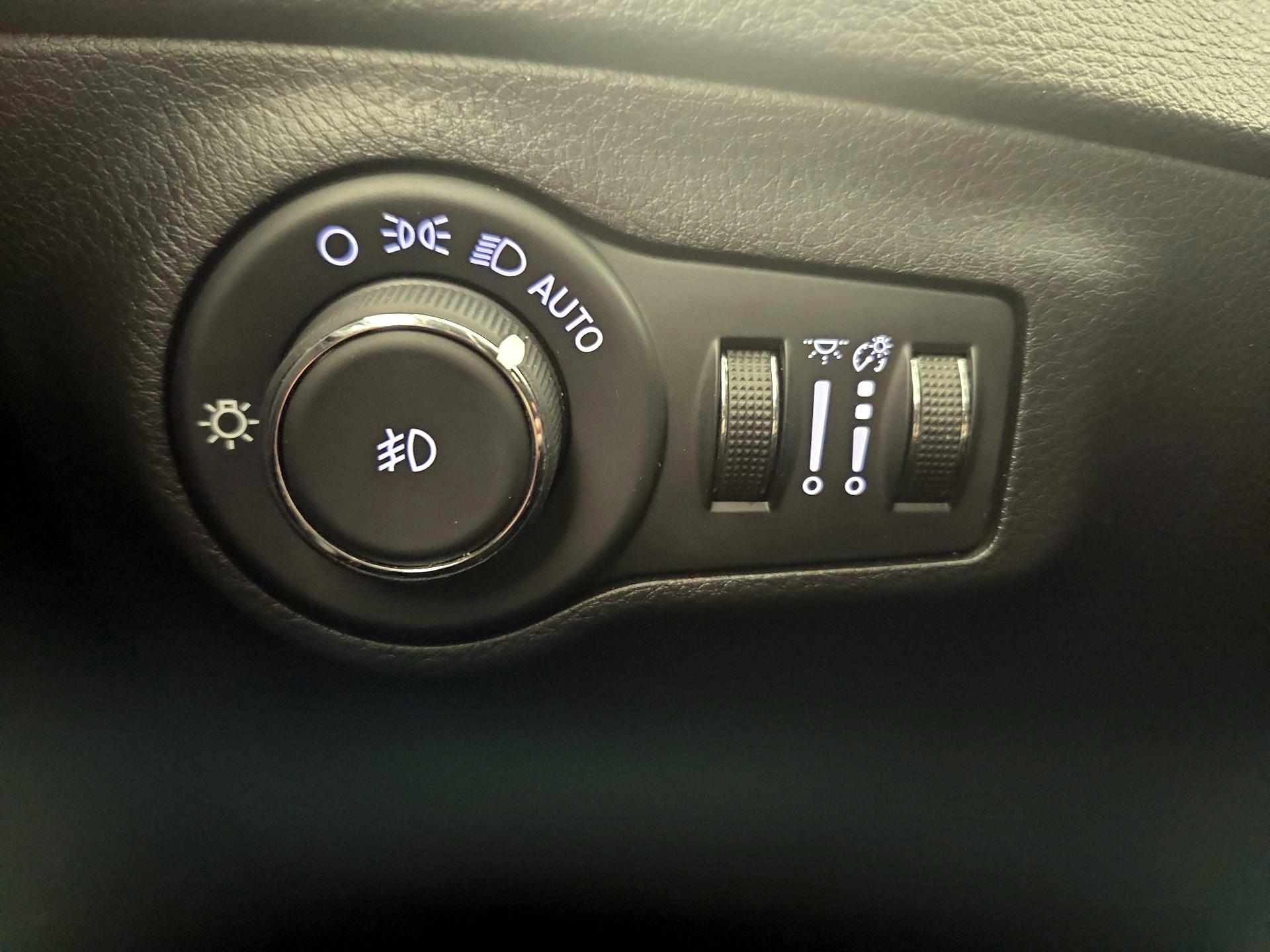 Thumbnail: 2019 Jeep Compass - 13