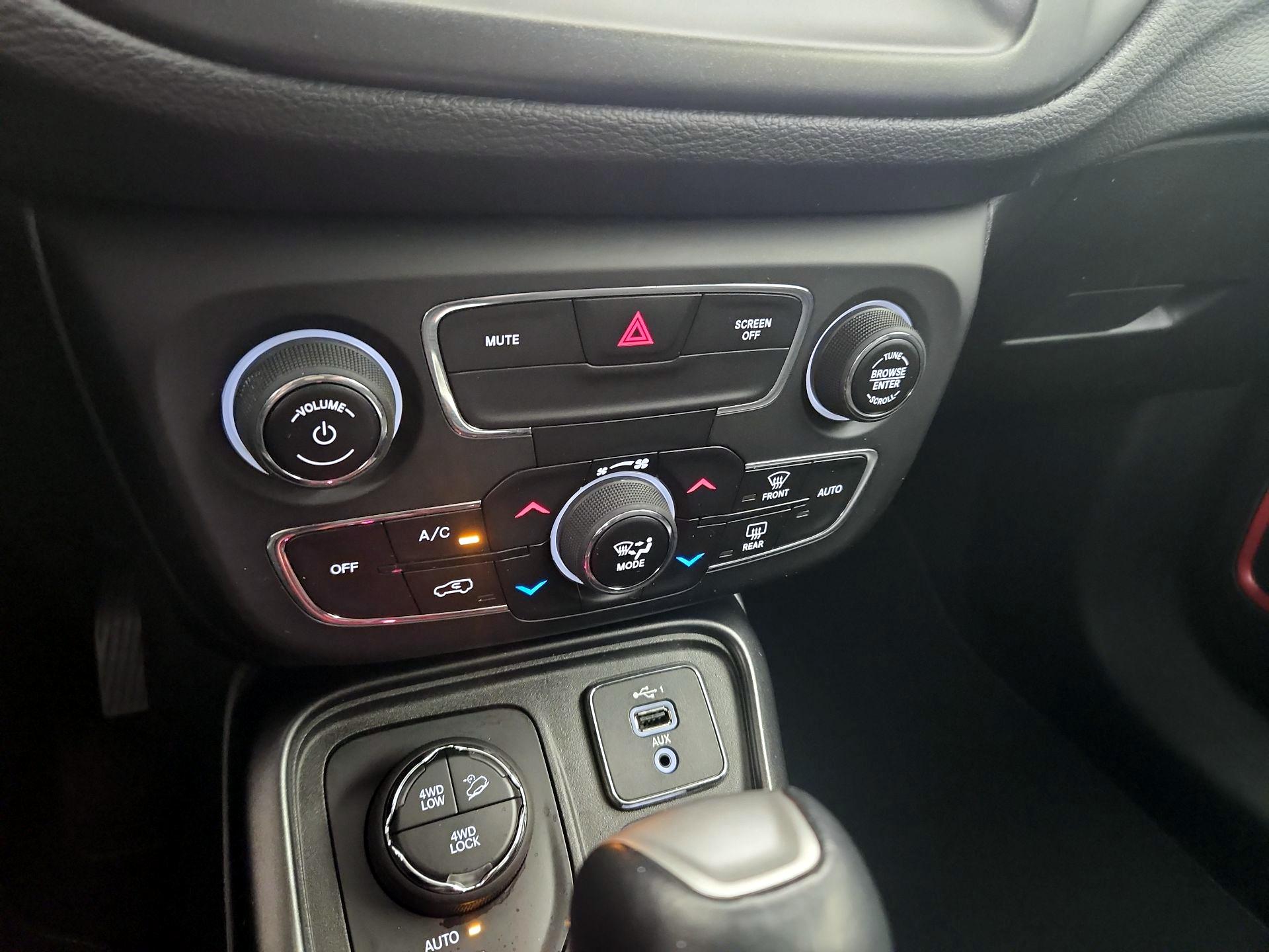 Thumbnail: 2019 Jeep Compass - 16