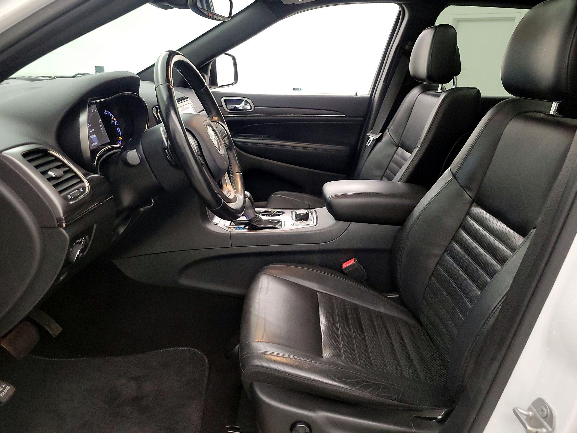 Thumbnail: 2020 Jeep Grand Cherokee - 11