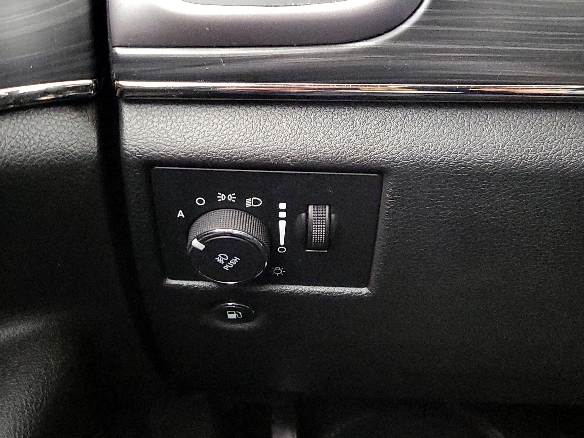 Thumbnail: 2020 Jeep Grand Cherokee - 13