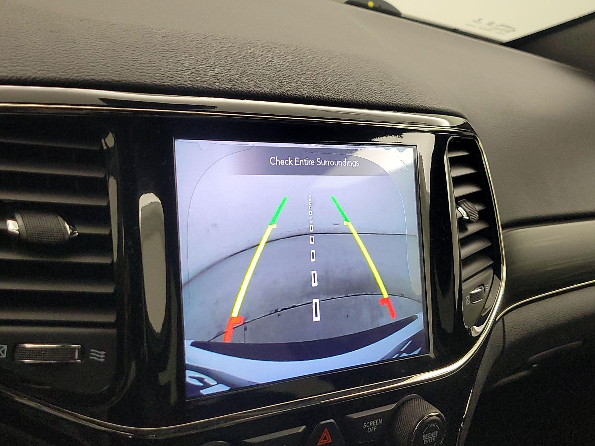 Thumbnail: 2020 Jeep Grand Cherokee - 15