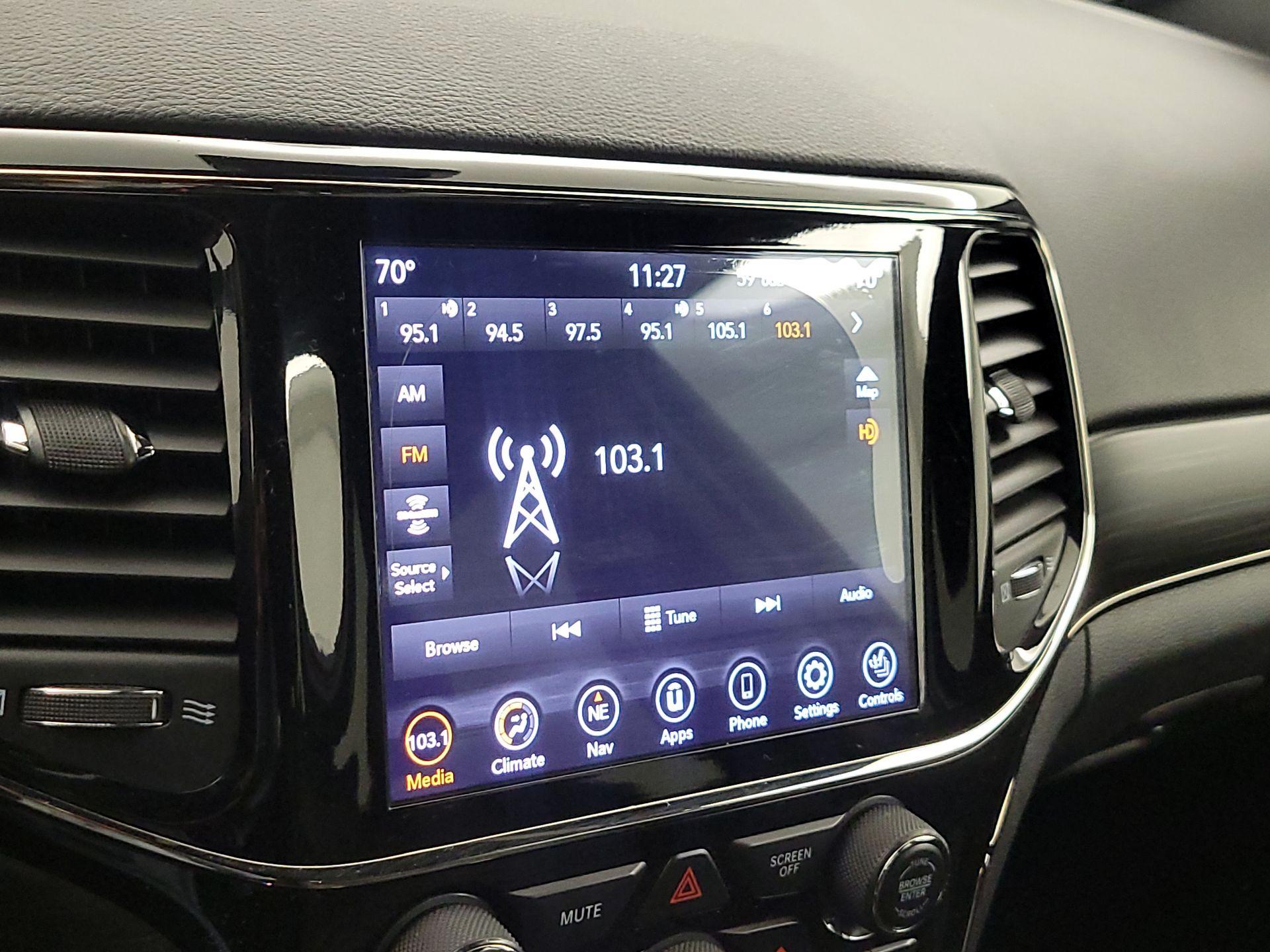 Thumbnail: 2020 Jeep Grand Cherokee - 16