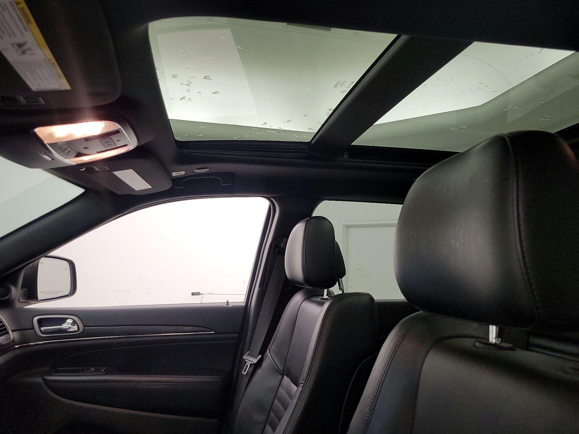 Thumbnail: 2020 Jeep Grand Cherokee - 20