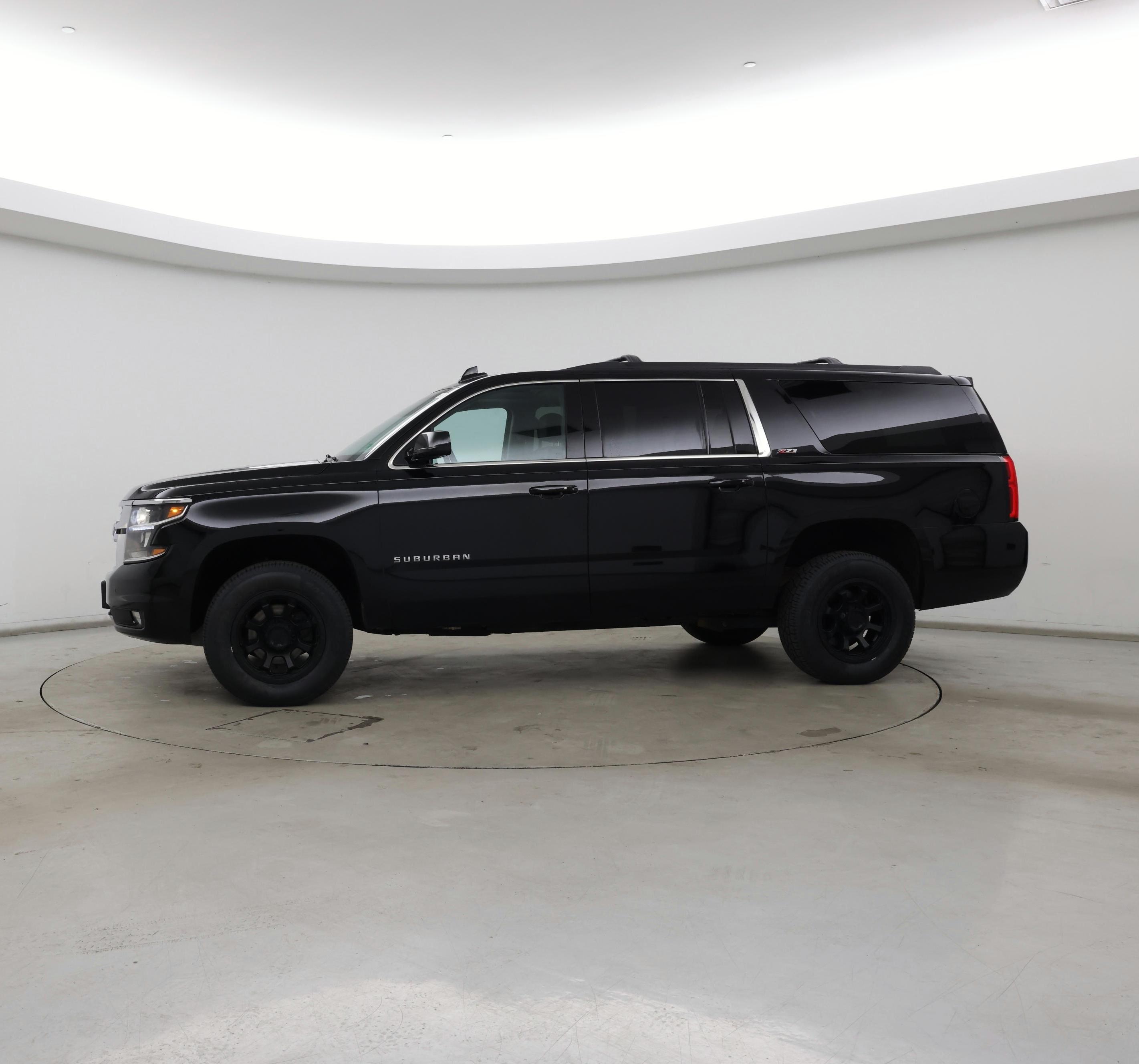 Thumbnail: 2019 Chevrolet Suburban - 3