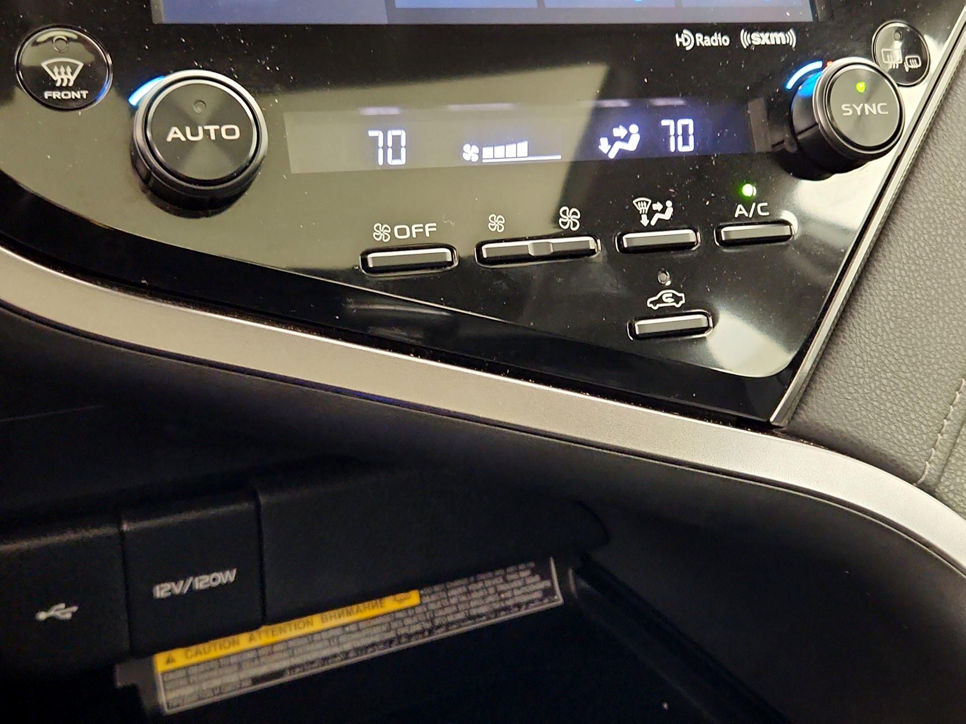 Thumbnail: 2020 Toyota Camry - 17