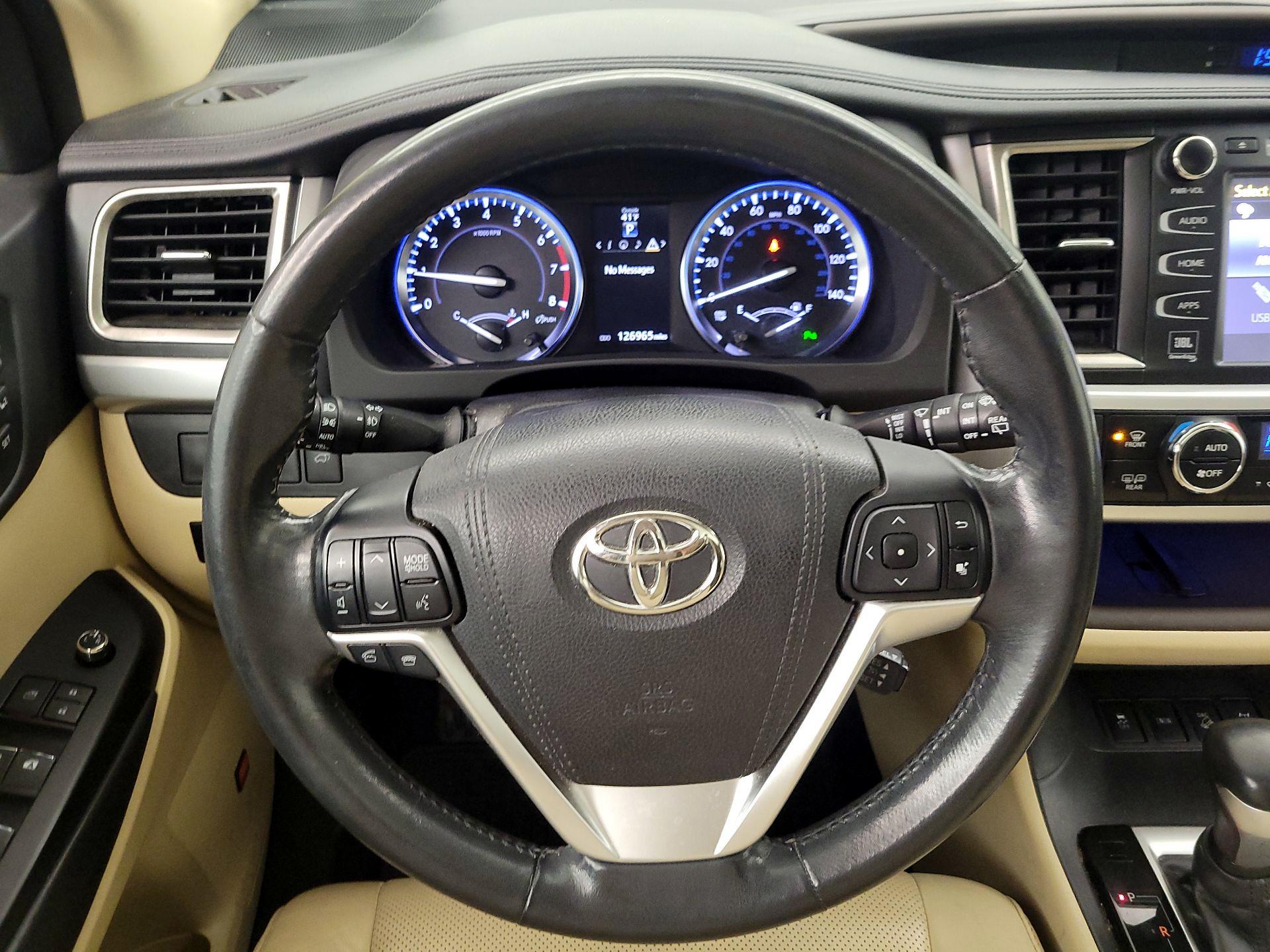 Thumbnail: 2015 Toyota Highlander - 10