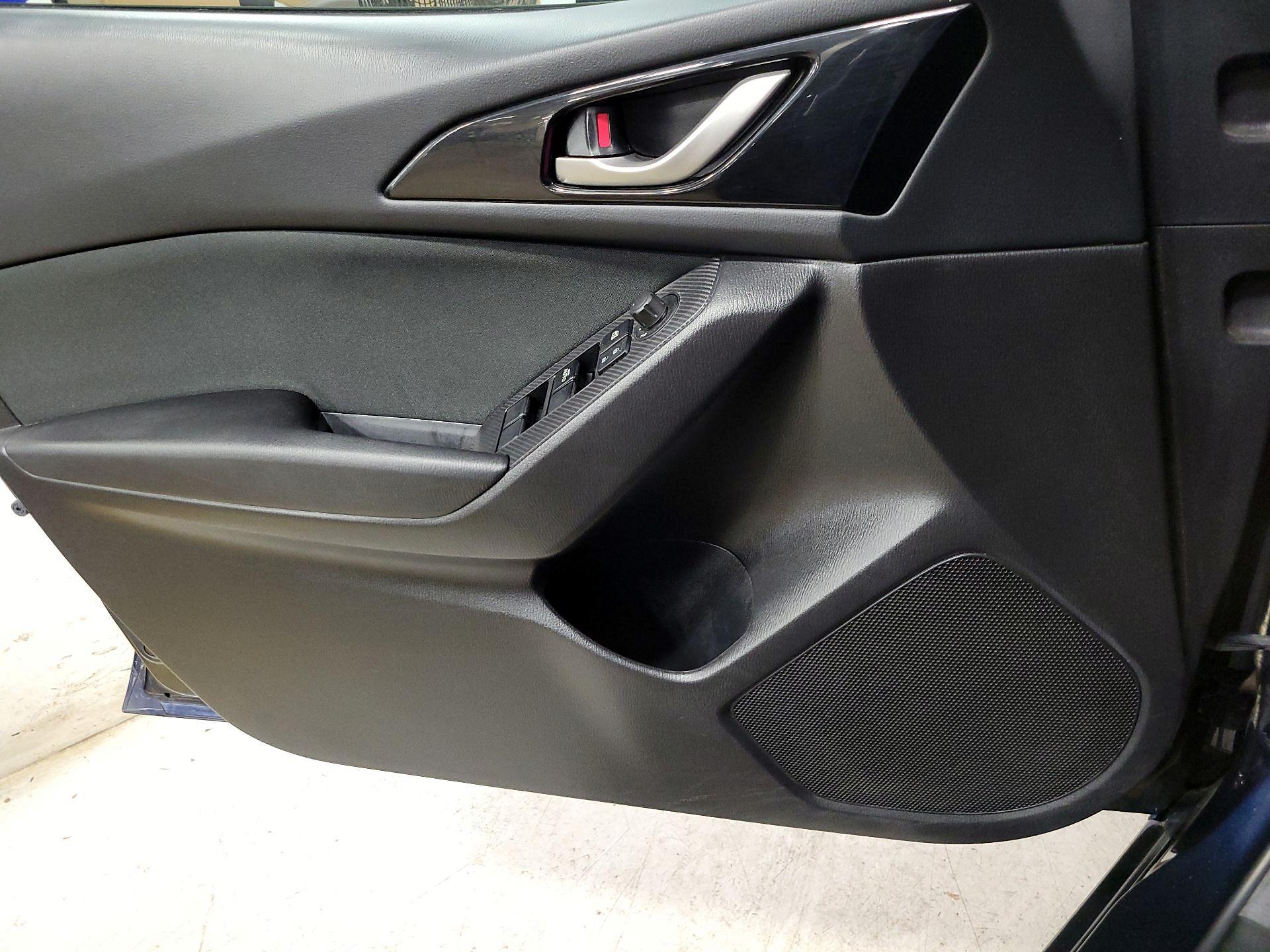 Thumbnail: 2016 Mazda Mazda3 - 12