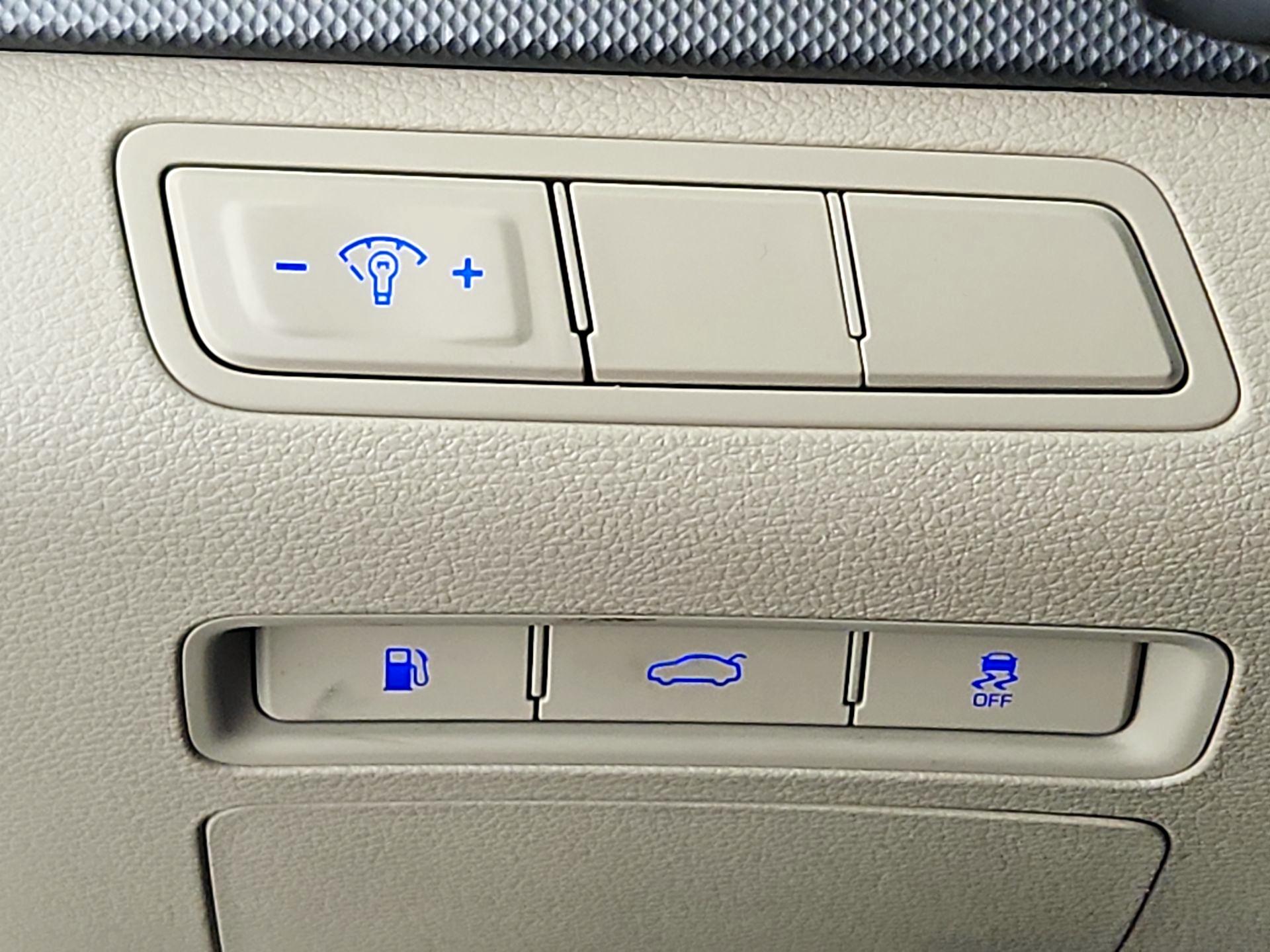 Thumbnail: 2016 Hyundai Sonata - 13