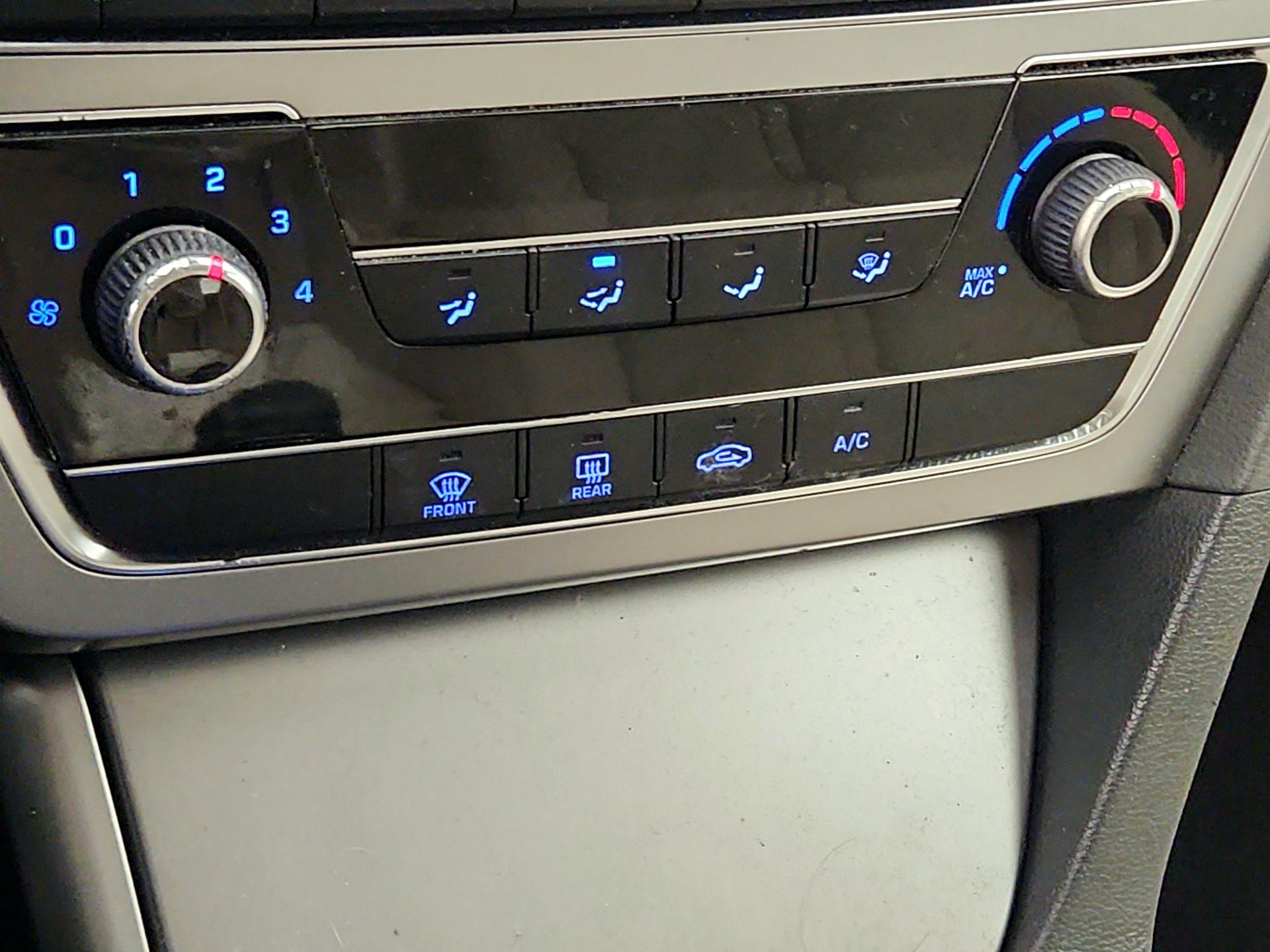 Thumbnail: 2016 Hyundai Sonata - 16