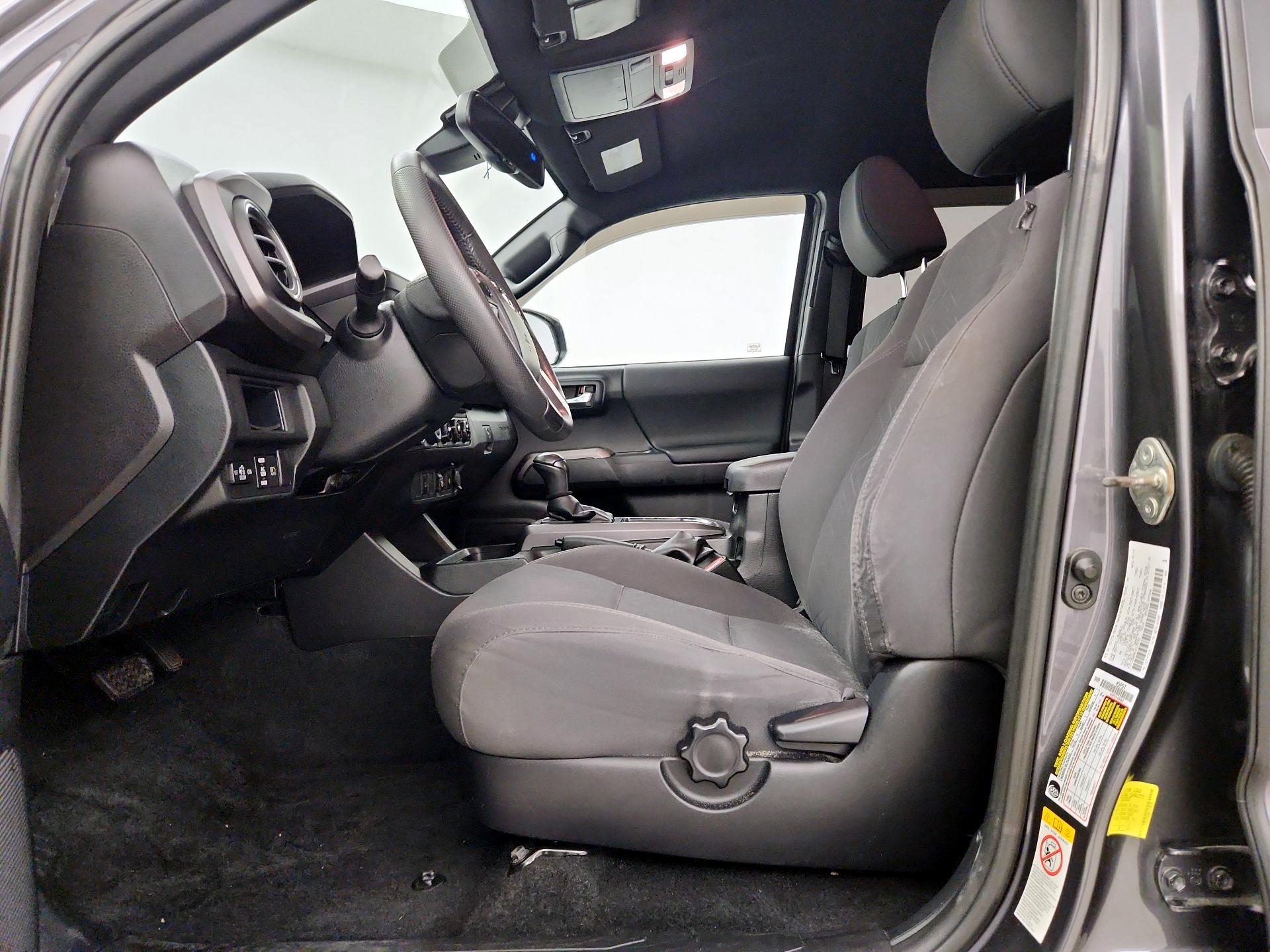 Thumbnail: 2018 Toyota Tacoma - 11