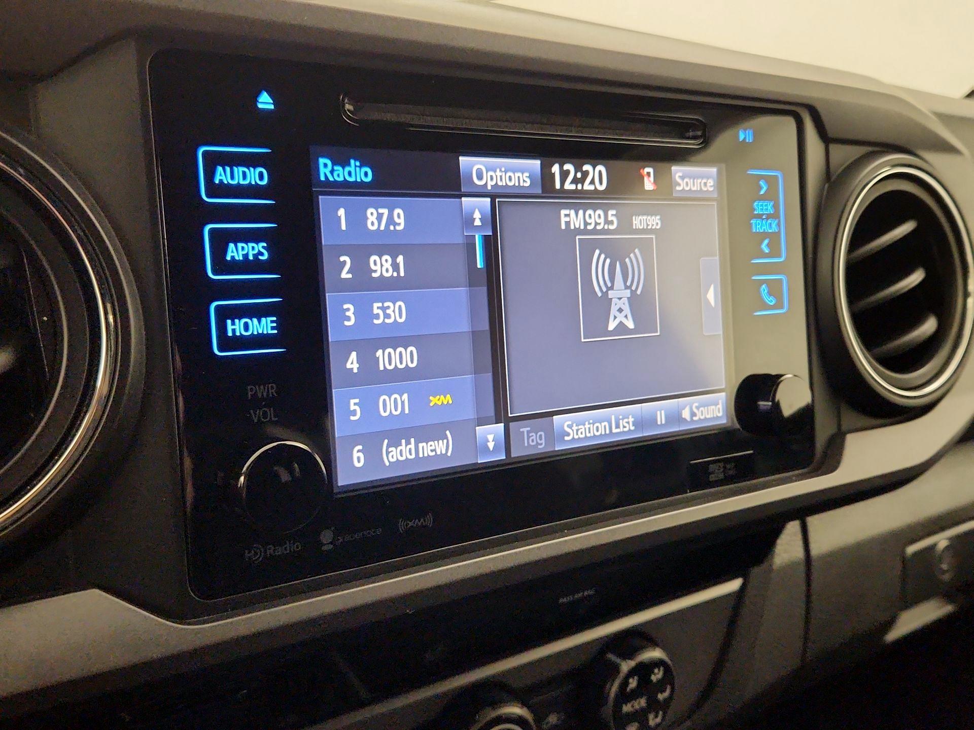 Thumbnail: 2018 Toyota Tacoma - 15