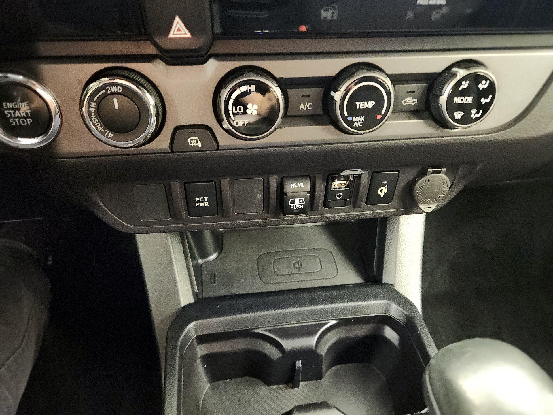 Thumbnail: 2018 Toyota Tacoma - 16