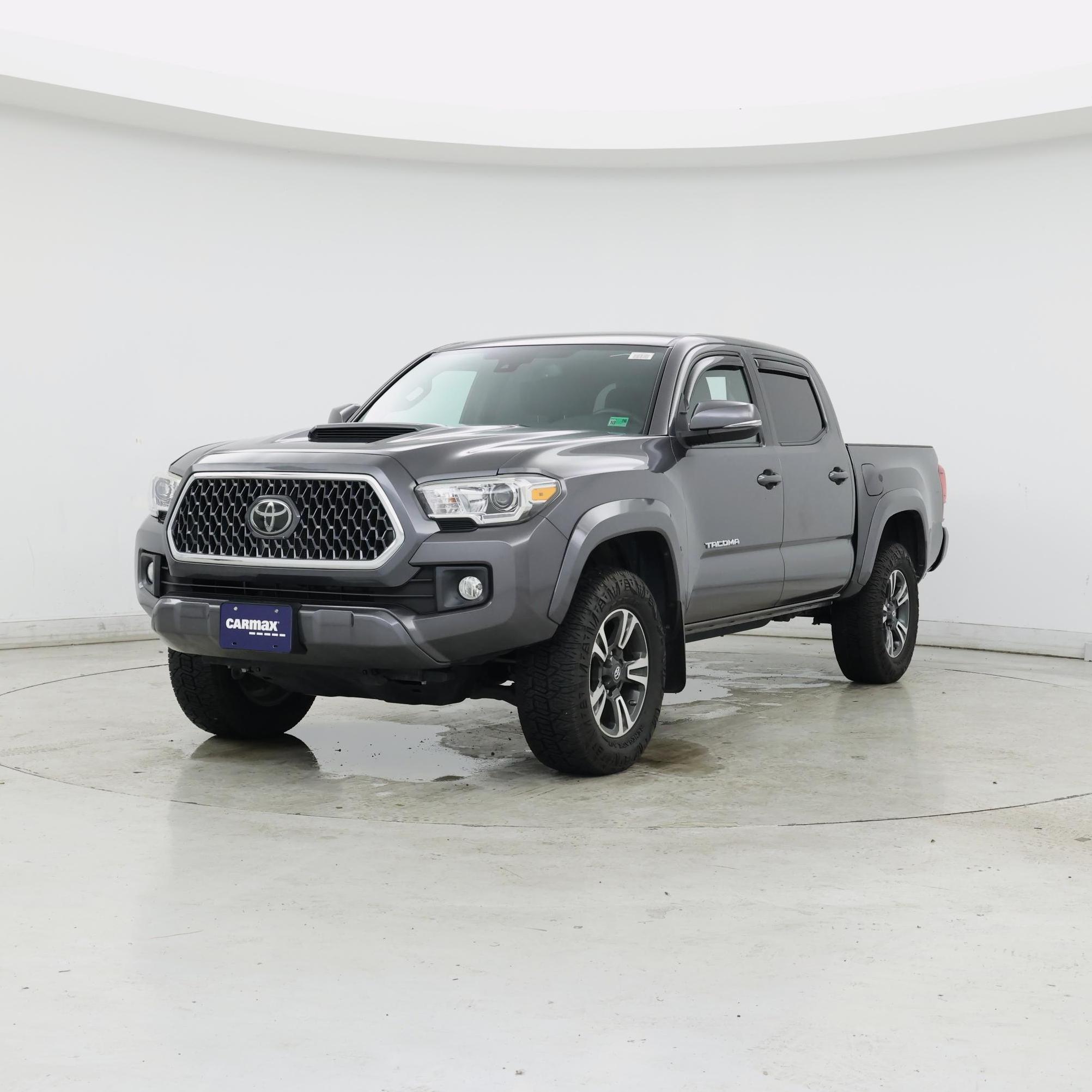 Thumbnail: 2018 Toyota Tacoma - 4