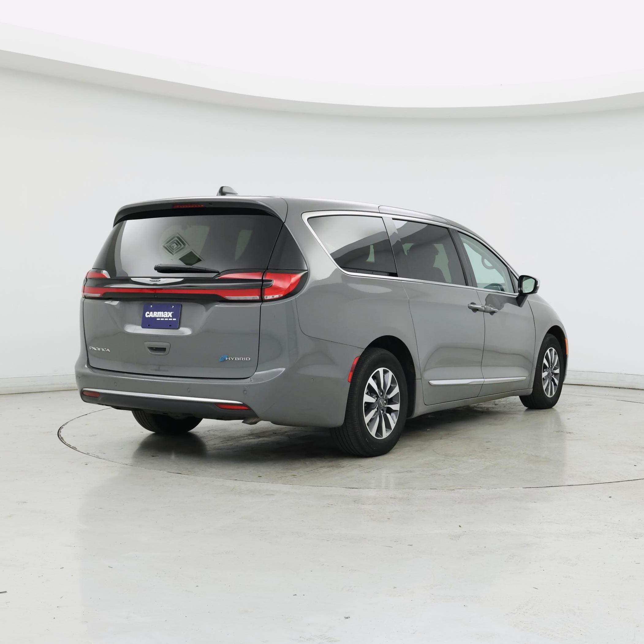 Thumbnail: 2023 Chrysler Pacifica - 8