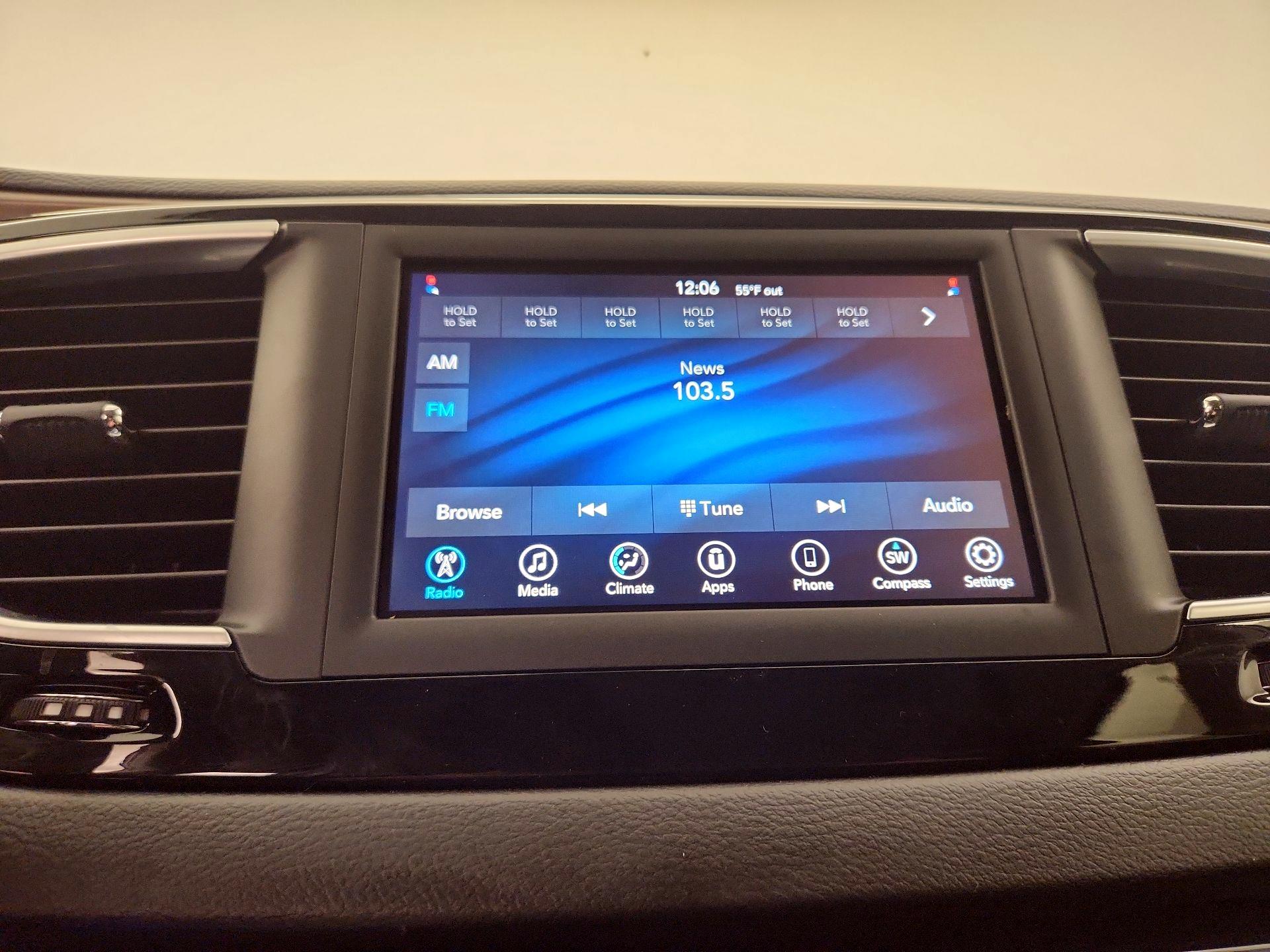 Thumbnail: 2019 Chrysler Pacifica - 15