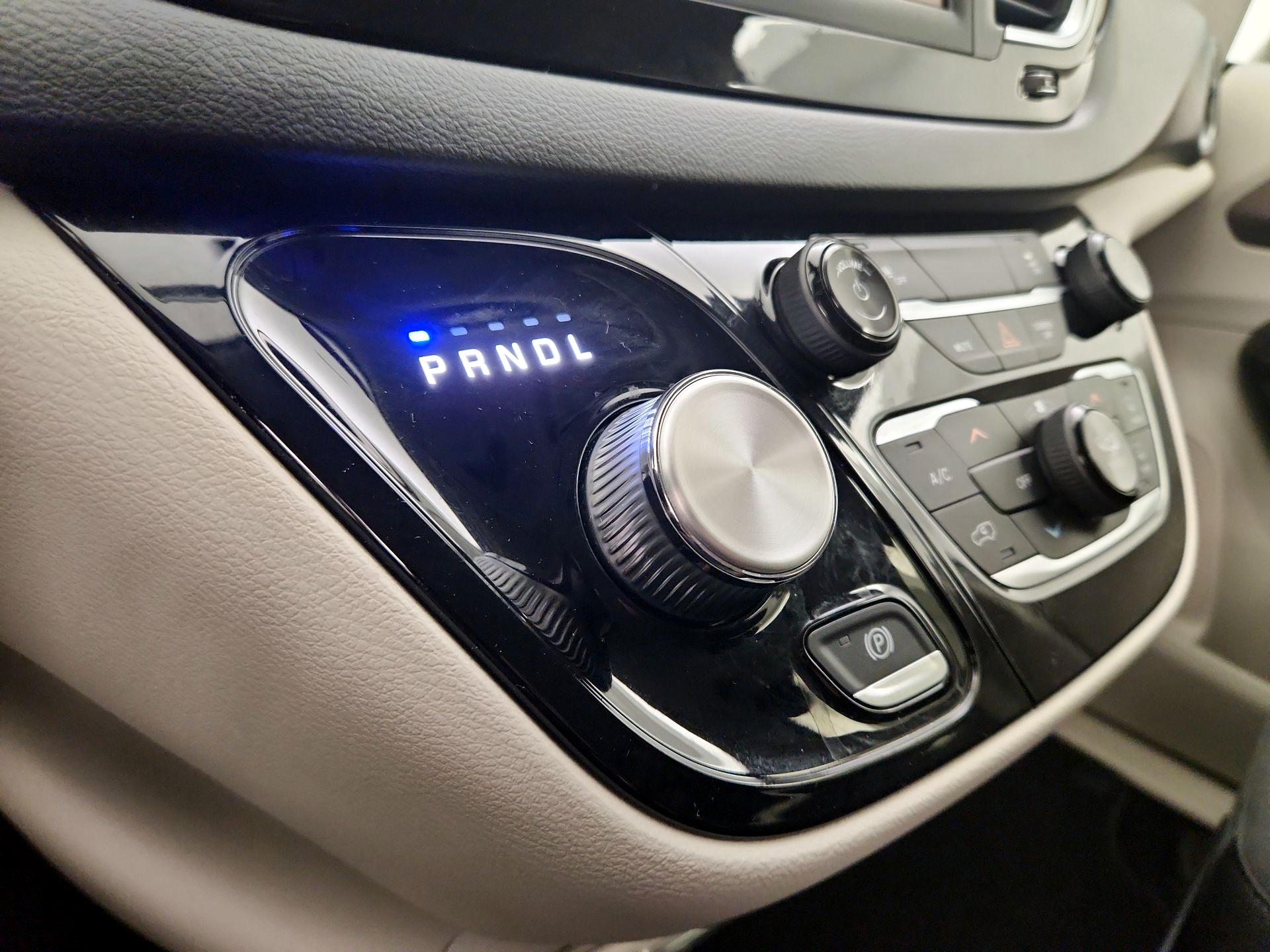 Thumbnail: 2019 Chrysler Pacifica - 17