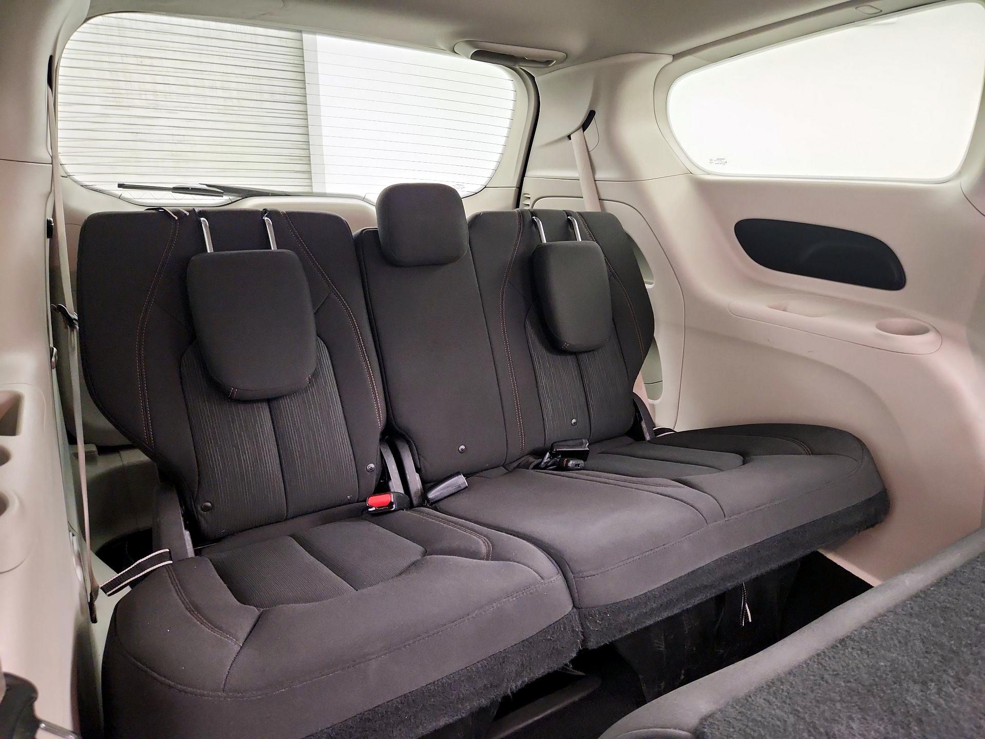 Thumbnail: 2019 Chrysler Pacifica - 20