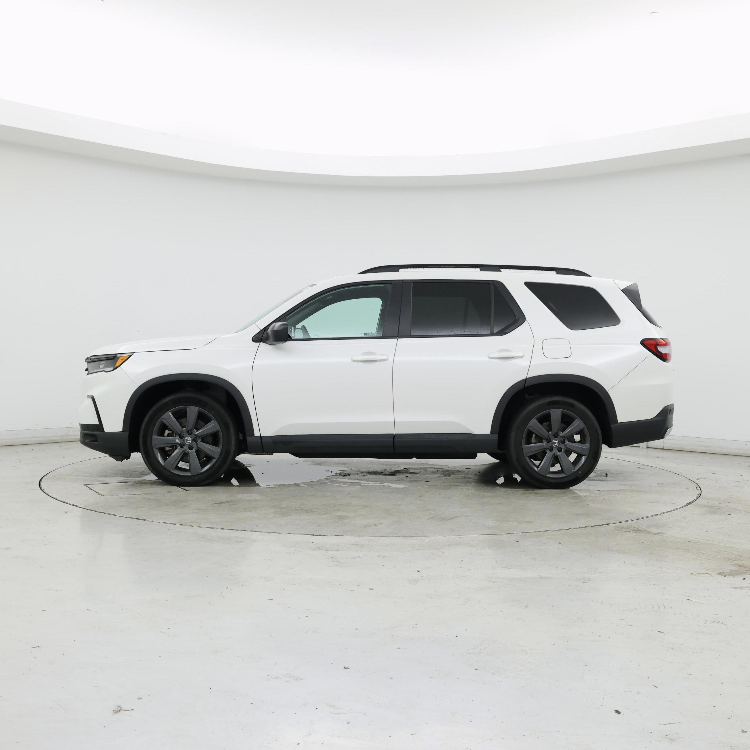 Thumbnail: 2023 Honda Pilot - 3