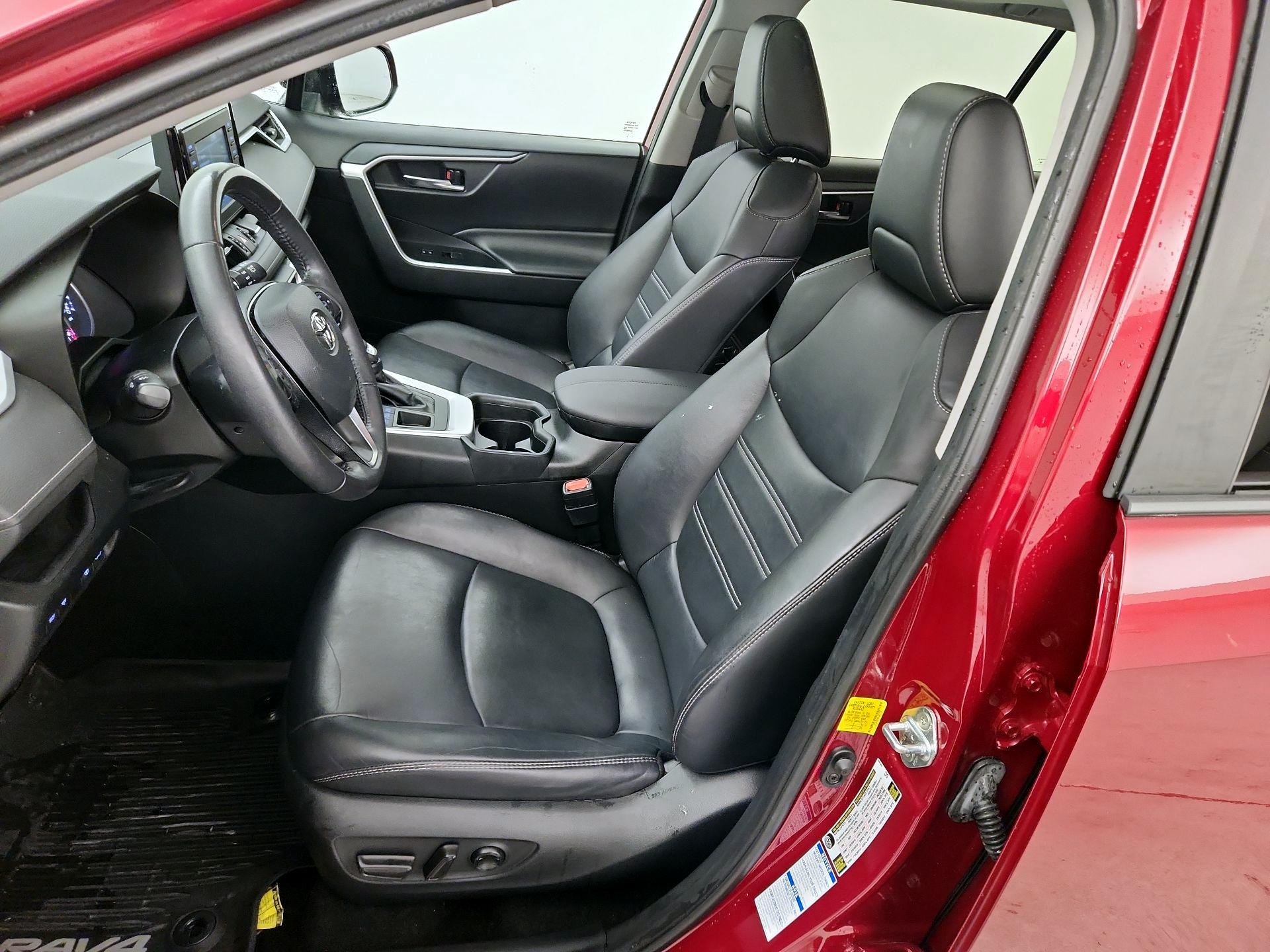 Thumbnail: 2019 Toyota RAV4 - 11