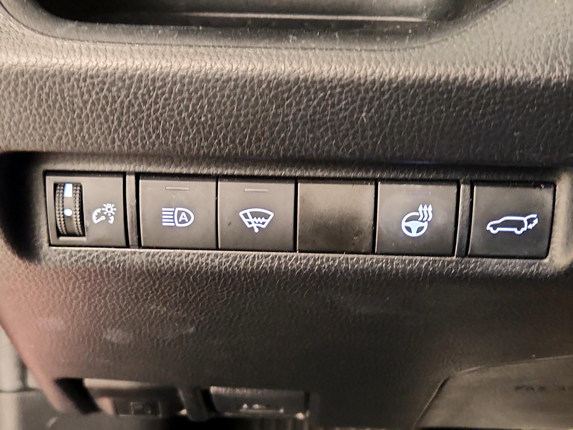 Thumbnail: 2019 Toyota RAV4 - 13