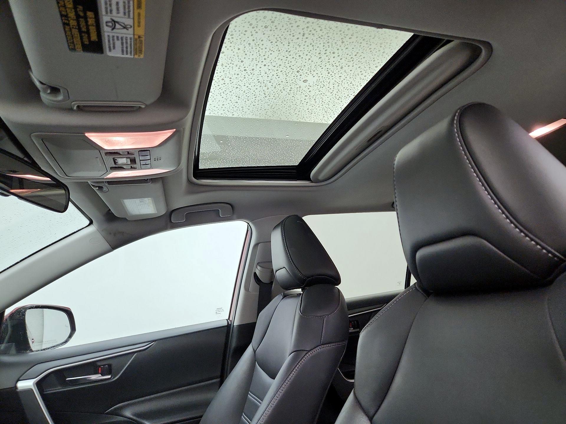 Thumbnail: 2019 Toyota RAV4 - 20