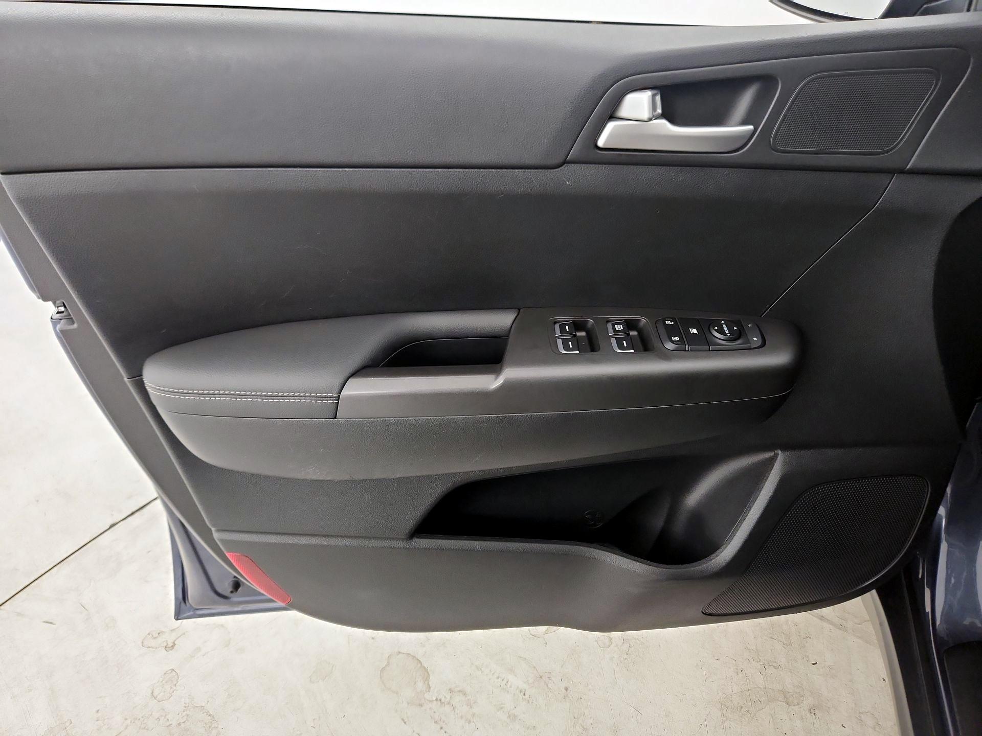 Thumbnail: 2020 Kia Sportage - 12