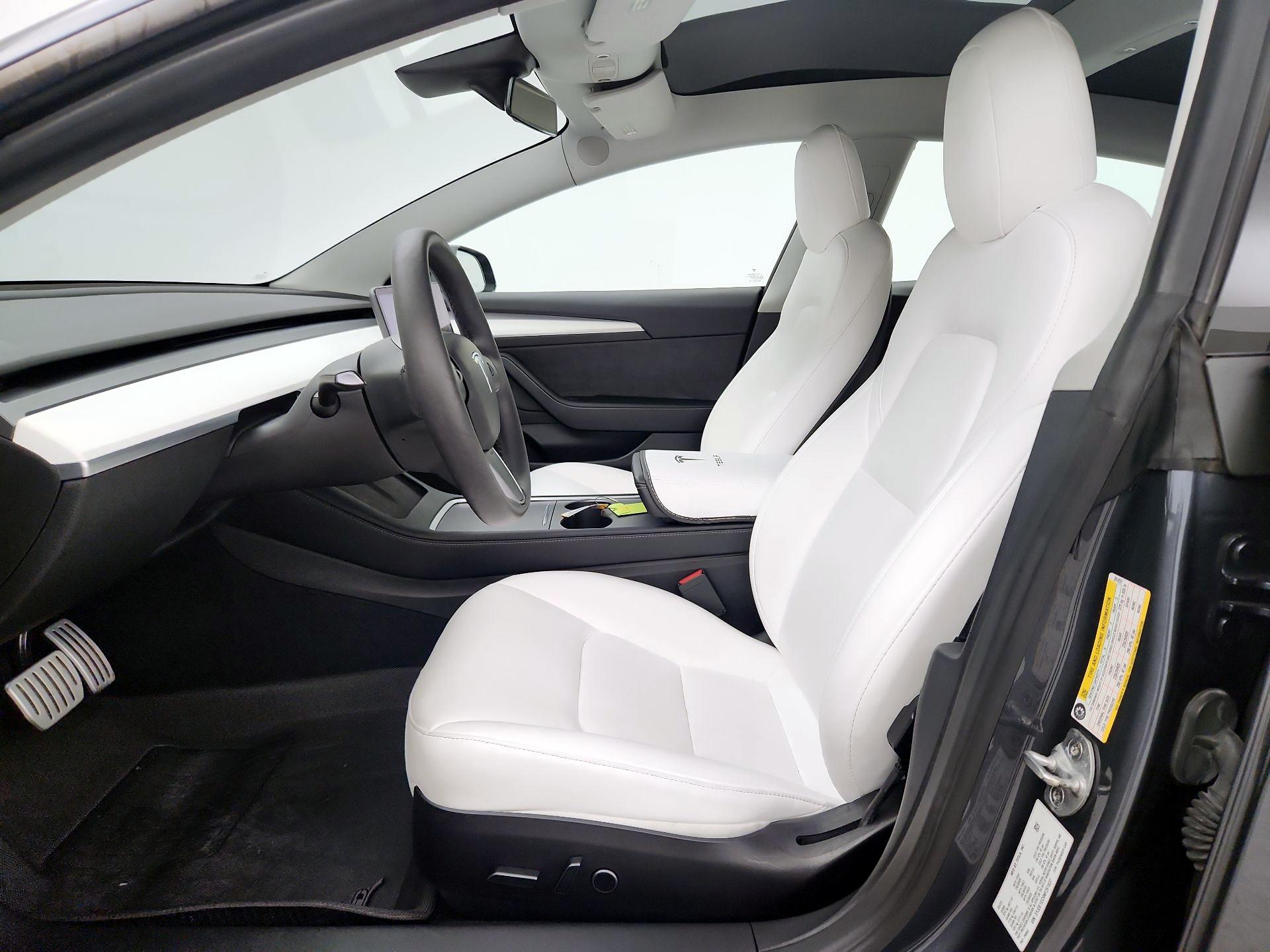 Thumbnail: 2022 Tesla Model 3 - 11