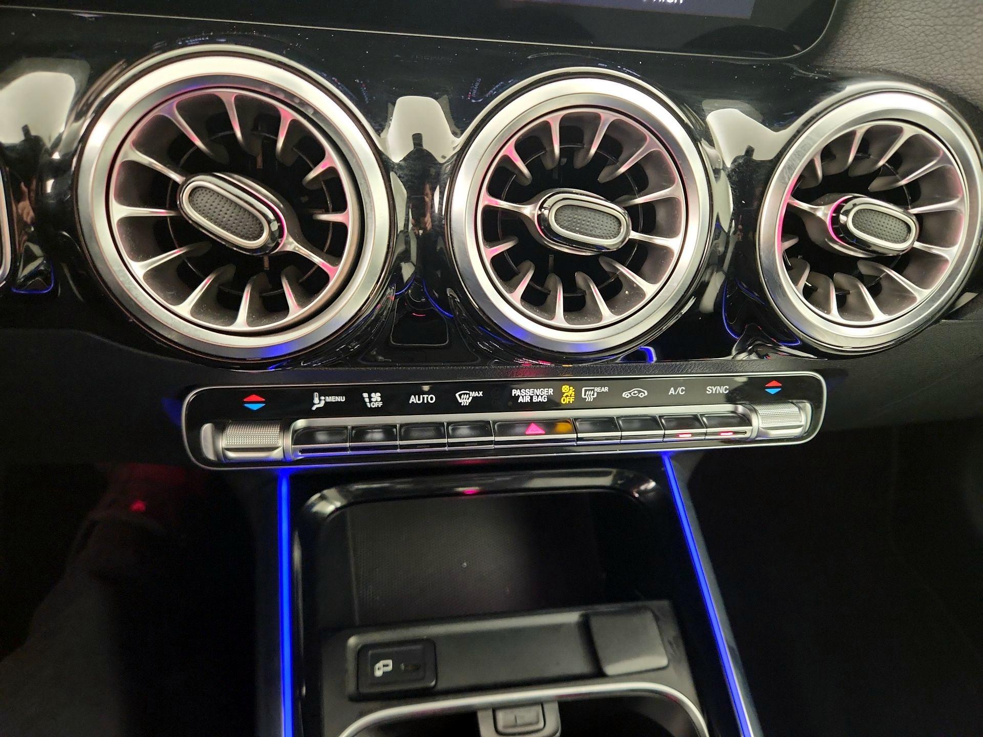 Thumbnail: 2022 Mercedes-Benz GLA - 16