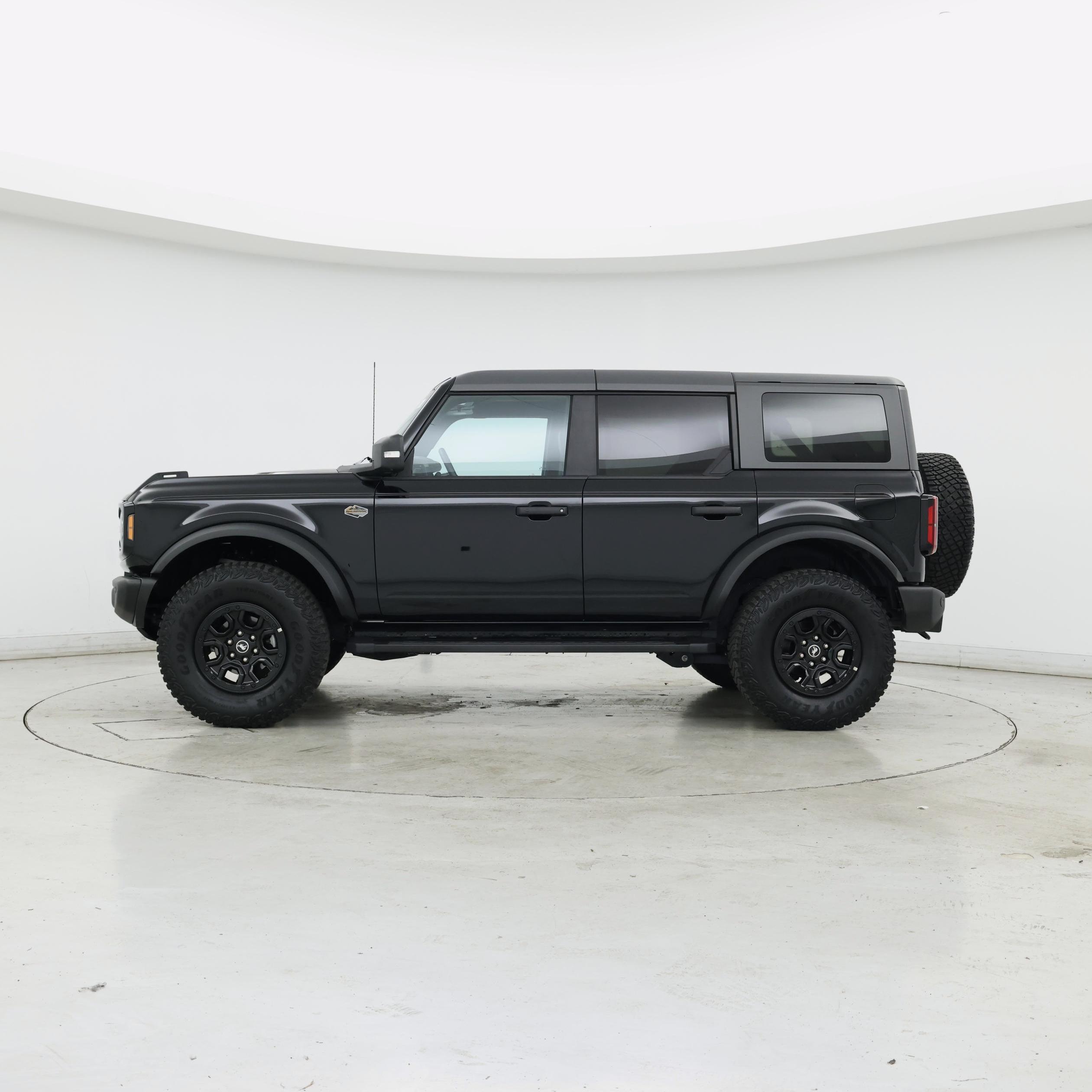 Thumbnail: 2023 Ford Bronco - 3