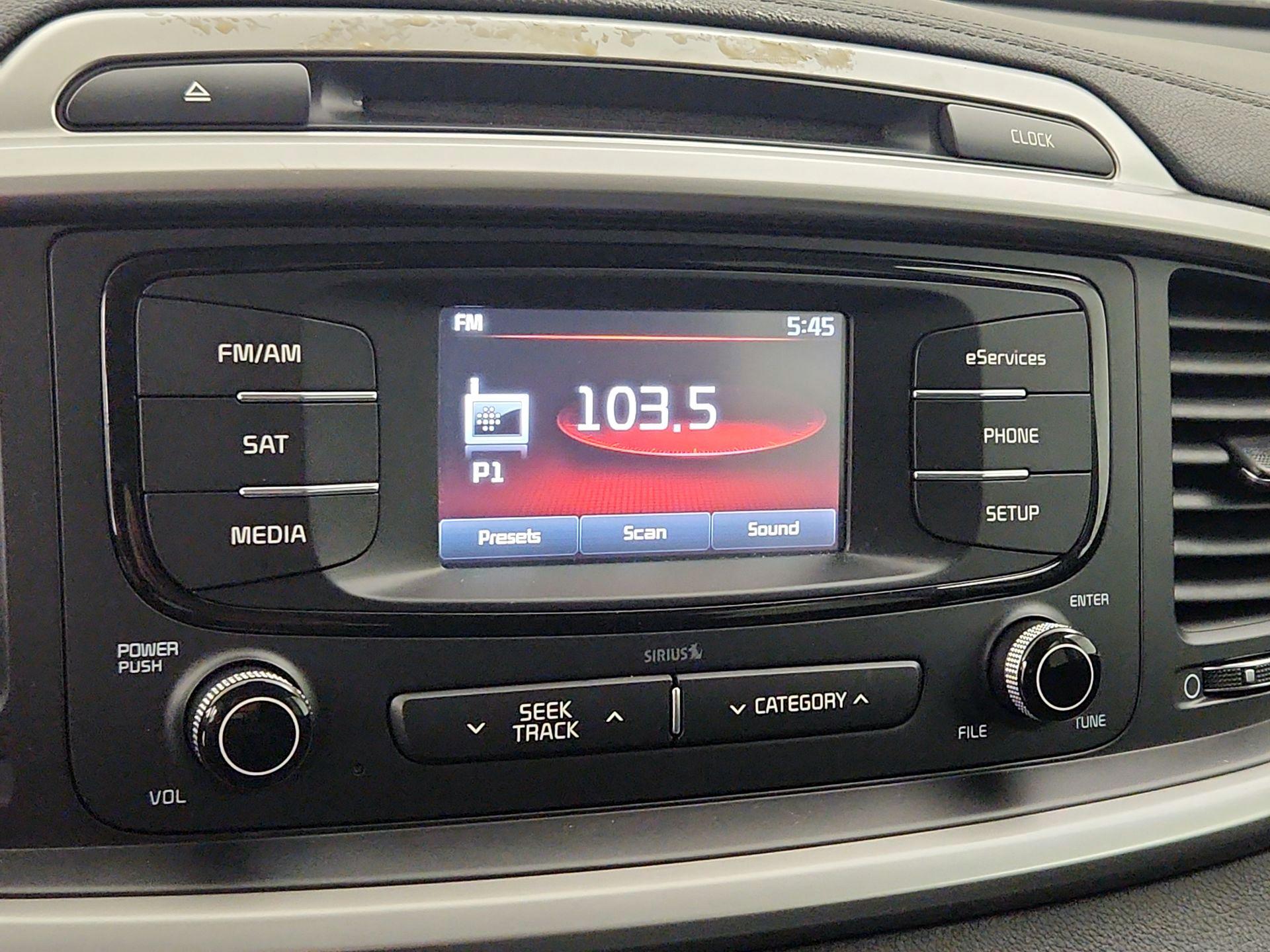 Thumbnail: 2016 Kia Sorento - 15