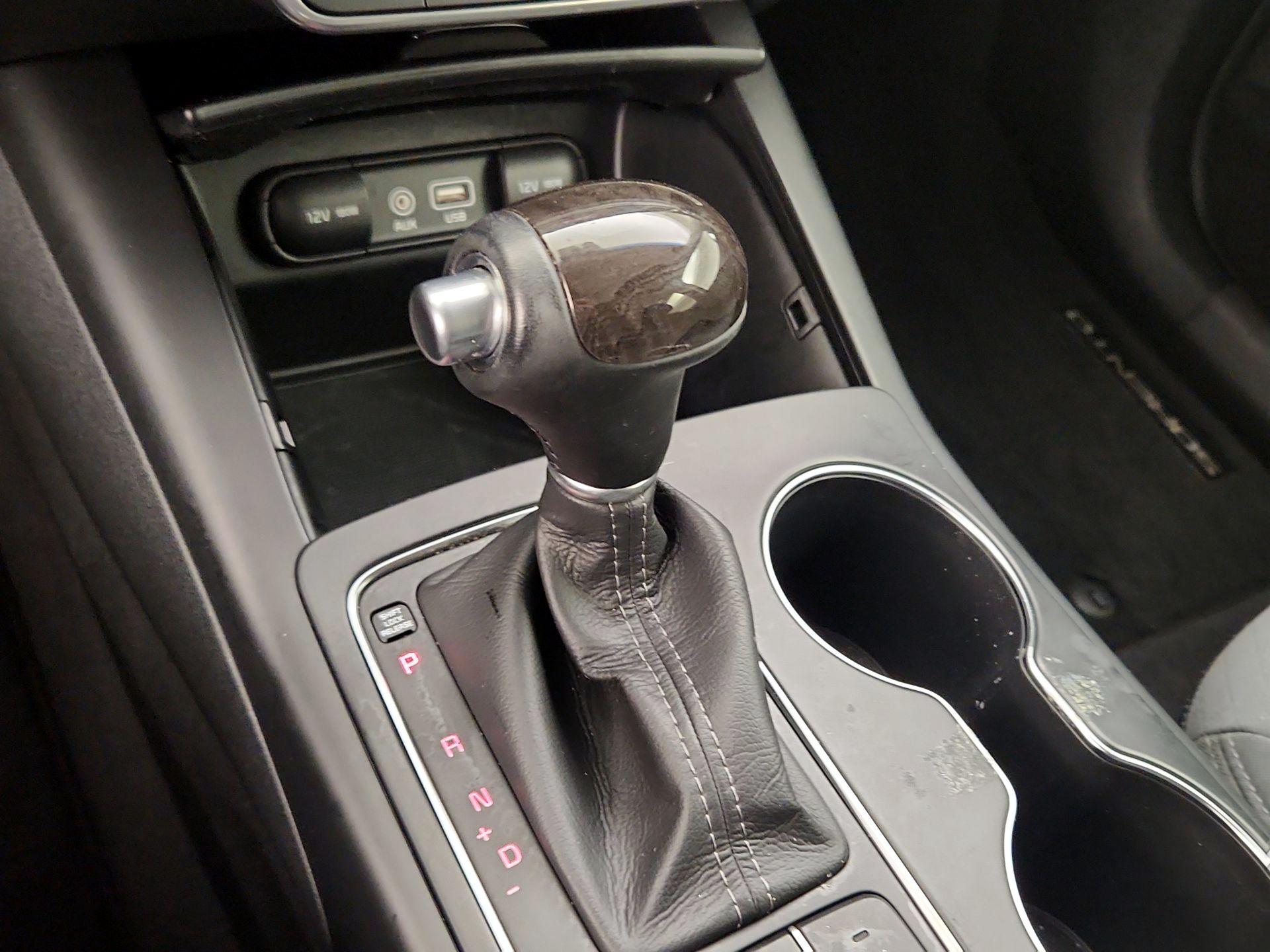 Thumbnail: 2016 Kia Sorento - 17