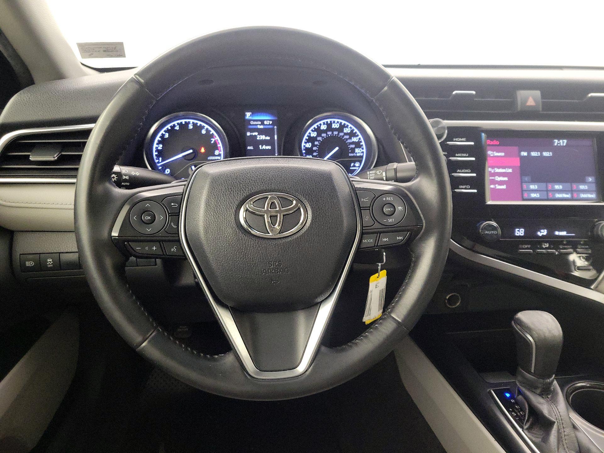 Thumbnail: 2018 Toyota Camry - 10