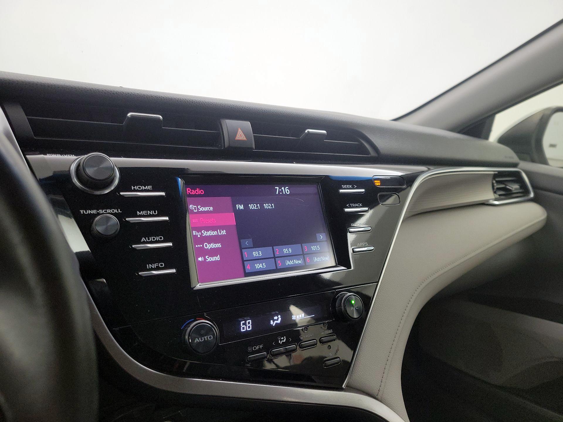 Thumbnail: 2018 Toyota Camry - 15