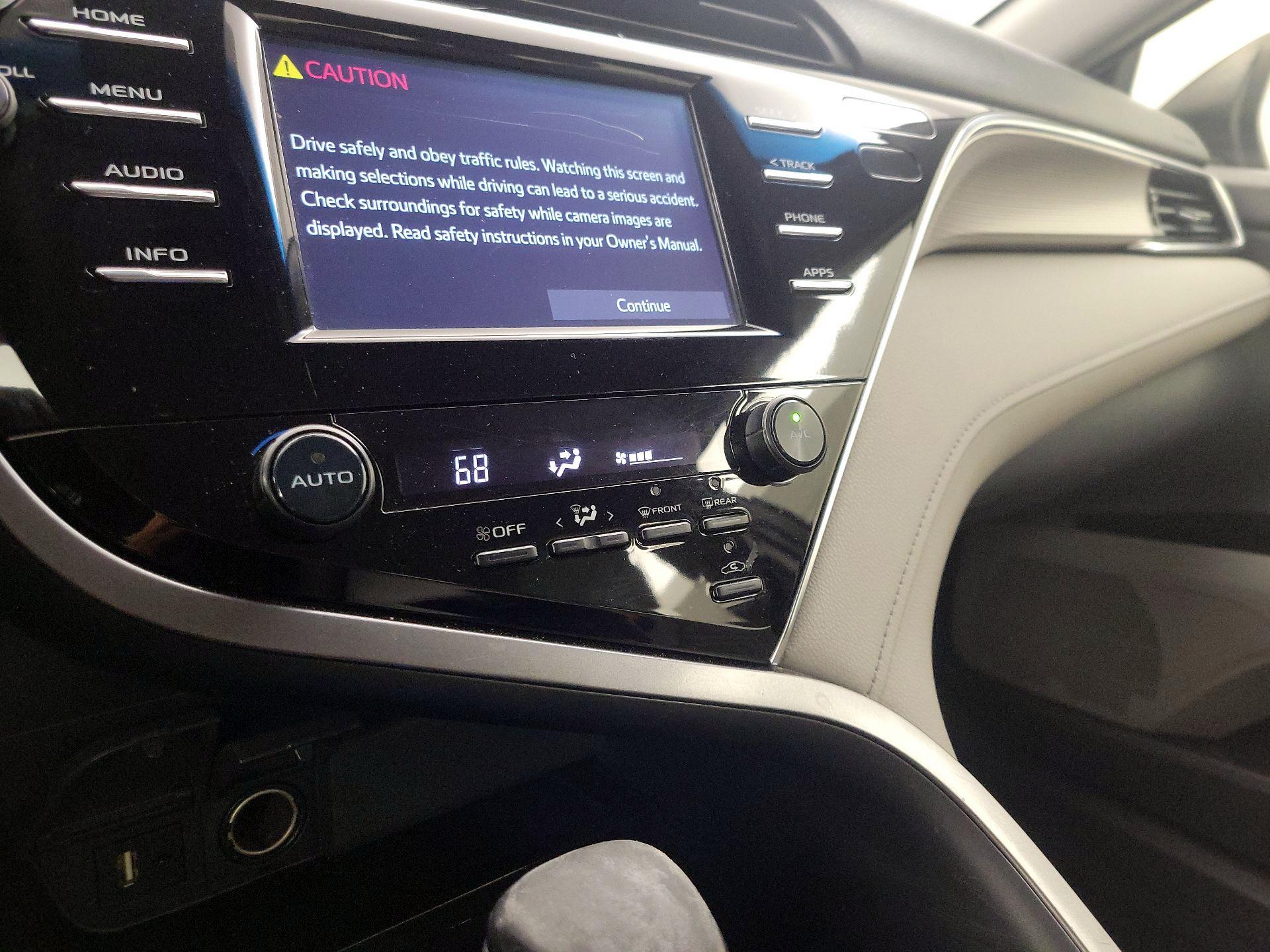 Thumbnail: 2018 Toyota Camry - 16