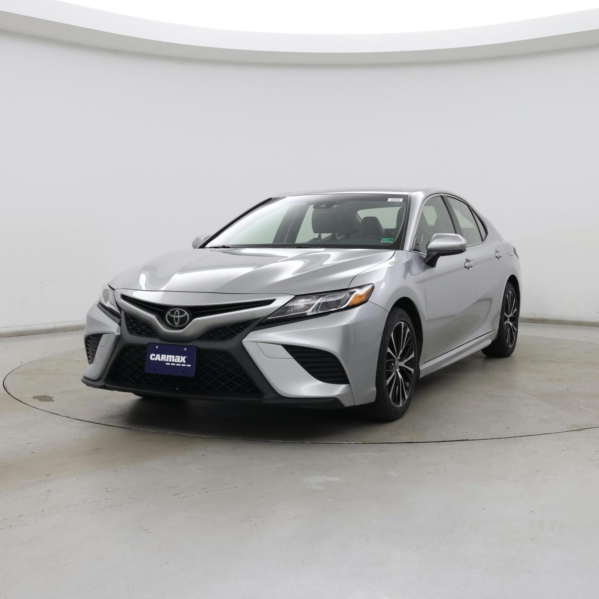 Thumbnail: 2018 Toyota Camry - 4